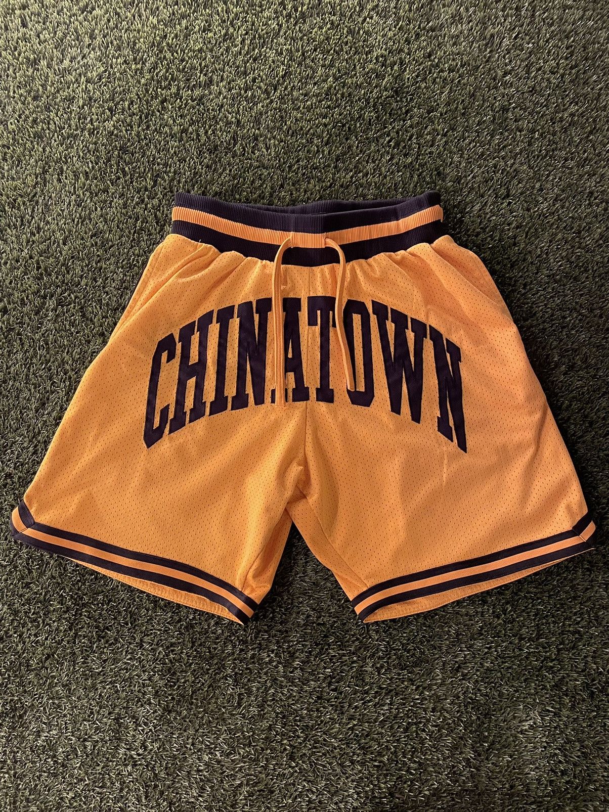 Chinatown Market Shorts hotsell -(Size Medium)