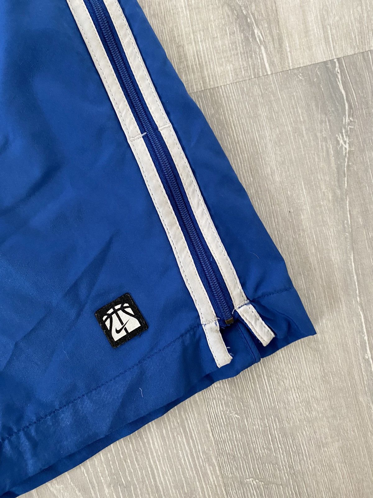 Nike × Vintage Nike vintage blue shorts track pant small swoosh basketball Size US 28 / EU 44 - 2 Thumbnail
