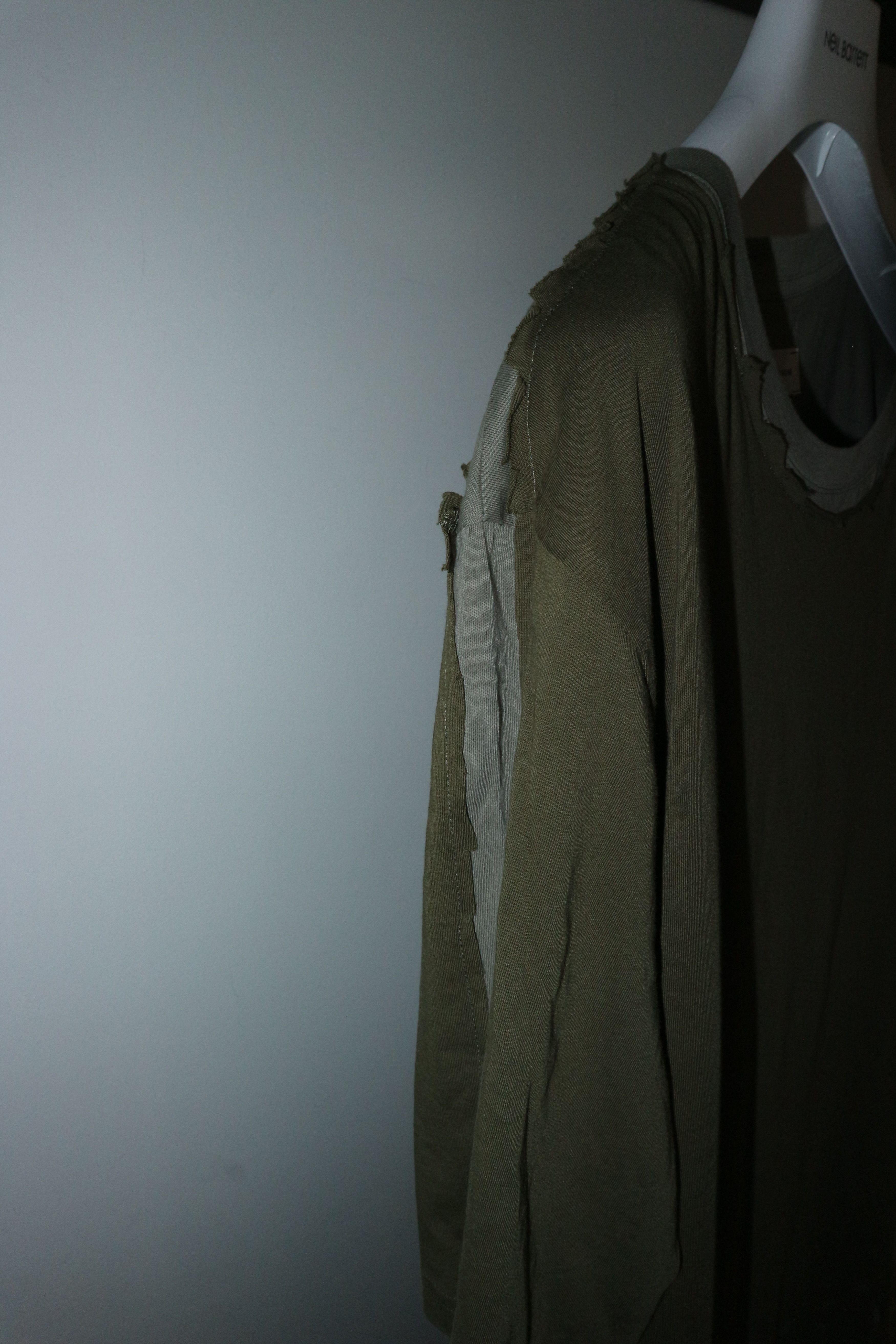 Faith Connexion Khaki distressed tshirt Size US S / EU 44-46 / 1 - 8 Thumbnail
