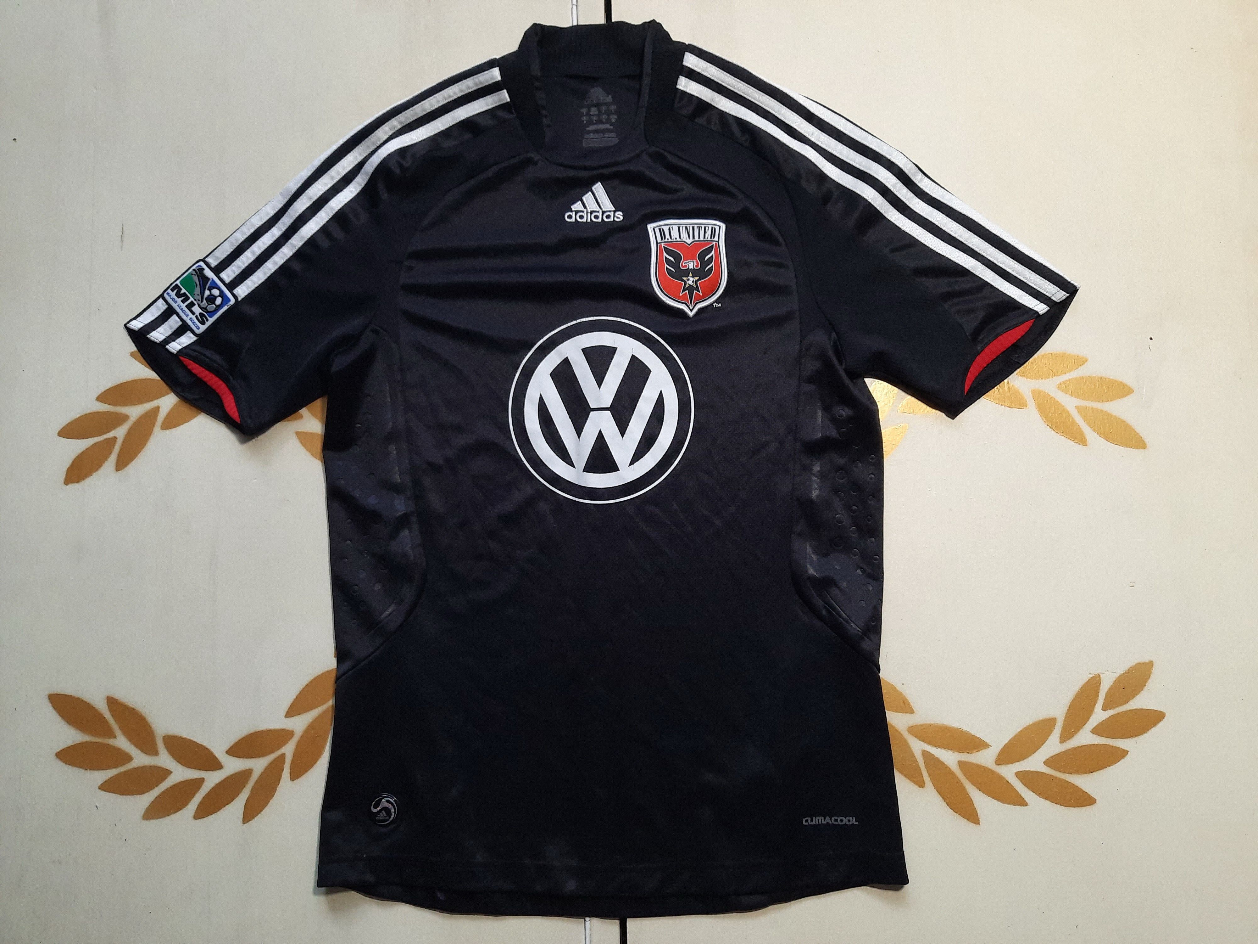 Vintage selling DC United Soccer Volkswagen Black Mens Large Sample Official Jersey