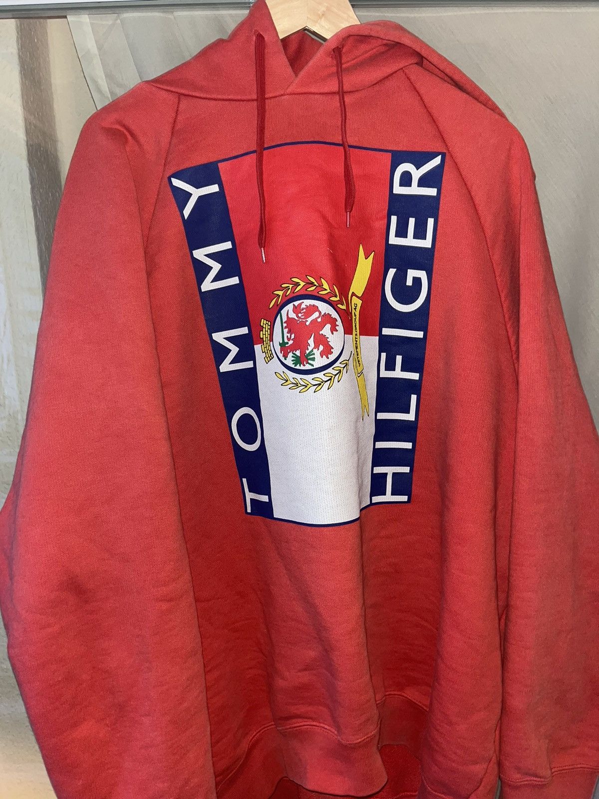 Tommy hilfiger x vetements on sale hoodie