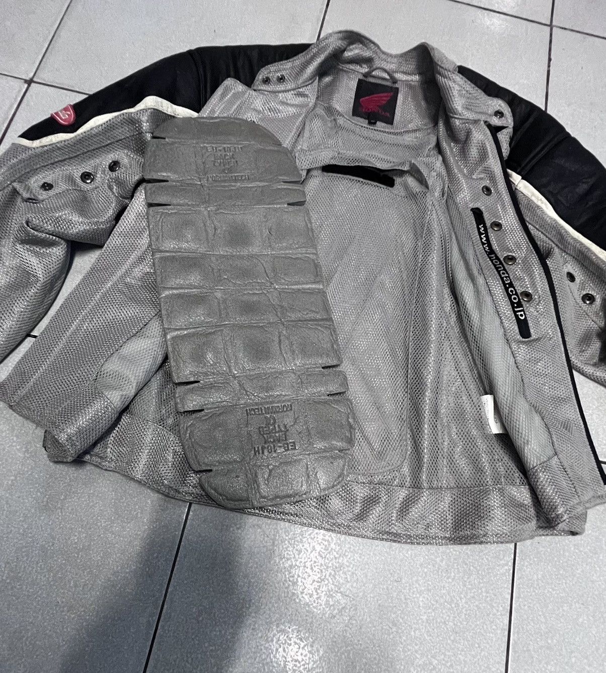 Honda × Sports Specialties HONDA CLASSIC EDITION MOTORCYCLE JACKET SZ M Size US M / EU 48-50 / 2 - 16 Thumbnail