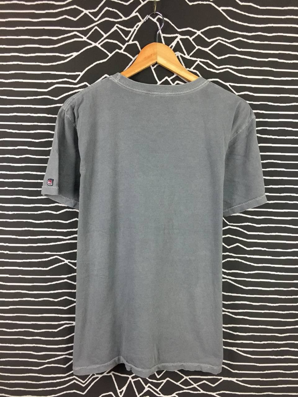 Quiksilver VTG Y2K Quiksilver Skull Logo Punk Design Surf Skate Tees Size US L / EU 52-54 / 3 - 7 Thumbnail