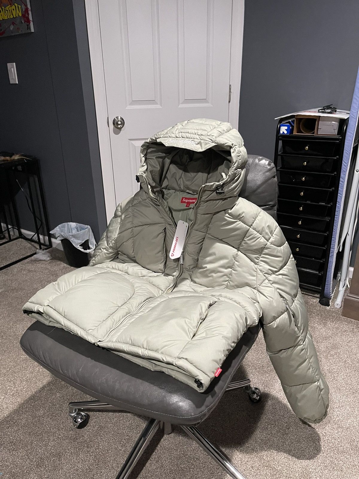 BRAND NEW Supreme FW21 Warp Hooded Puffy Jacket- Sage