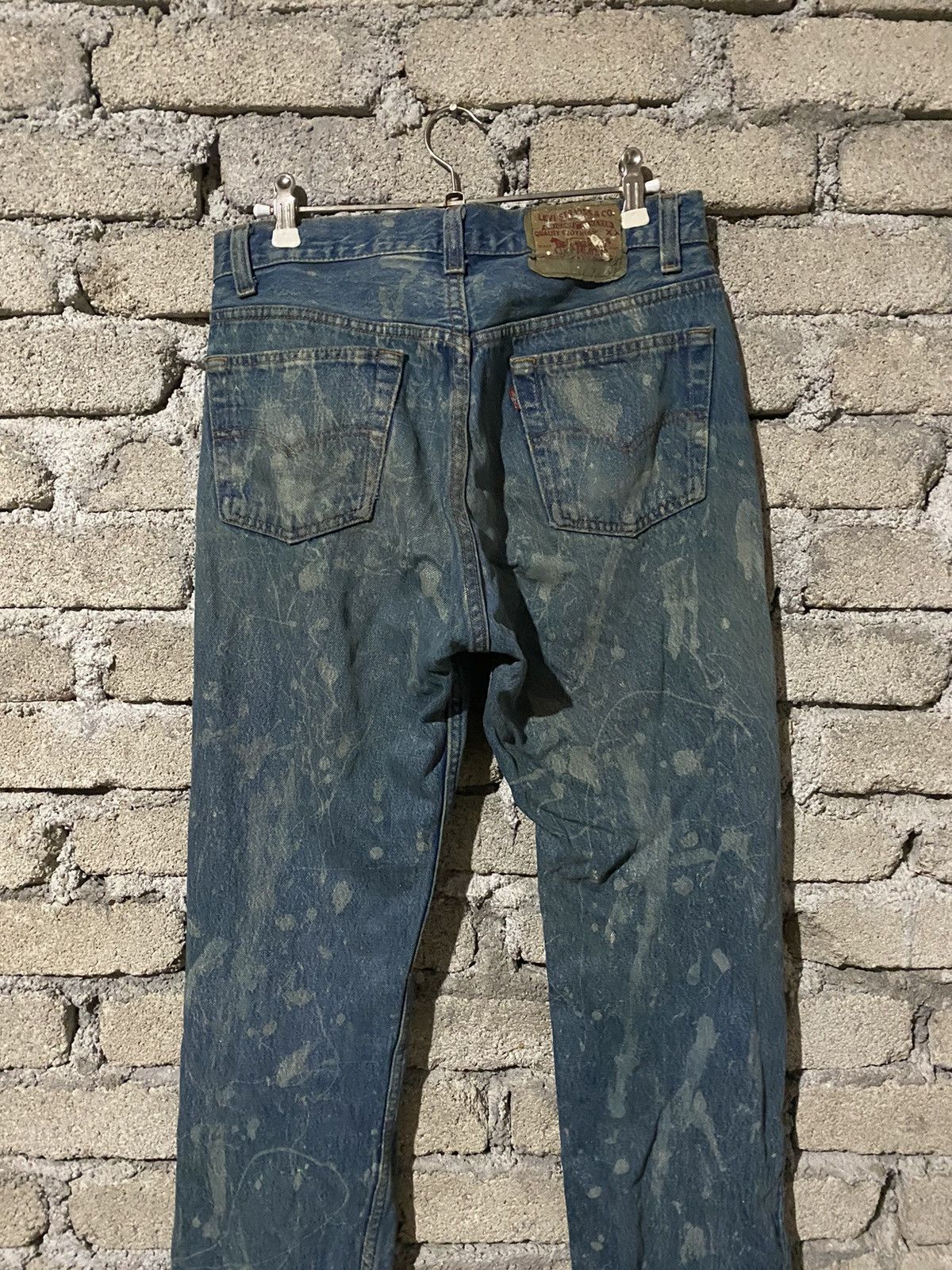 Levi's Vintage Clothing 🔥SALE🔥VINTAGE LEVIS 501 MADE IN USA PAINT SPLASH DESIGN Size US 29 - 7 Thumbnail
