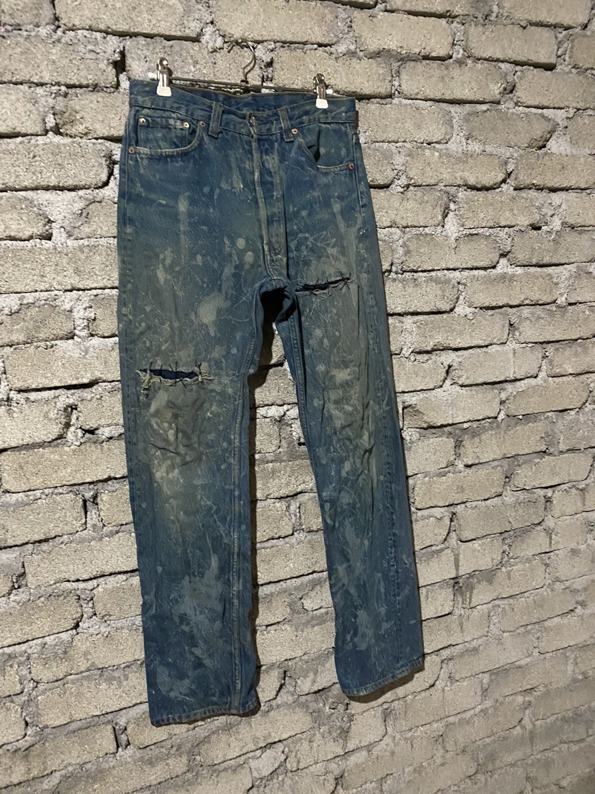 Levi's Vintage Clothing 🔥SALE🔥VINTAGE LEVIS 501 MADE IN USA PAINT SPLASH DESIGN Size US 29 - 3 Thumbnail