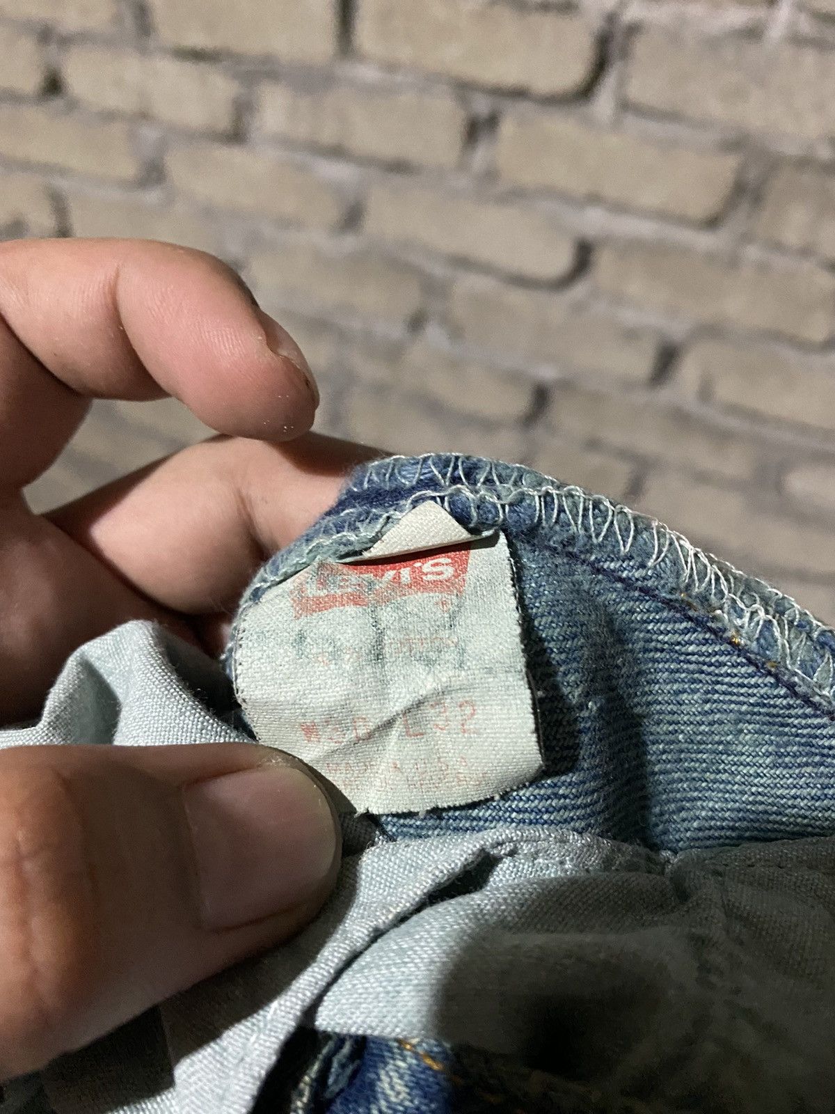 Levi's Vintage Clothing 🔥SALE🔥VINTAGE LEVIS 501 MADE IN USA PAINT SPLASH DESIGN Size US 29 - 12 Thumbnail