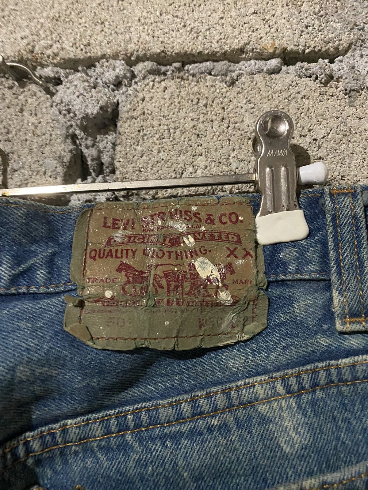 Levi's Vintage Clothing 🔥SALE🔥VINTAGE LEVIS 501 MADE IN USA PAINT SPLASH DESIGN Size US 29 - 10 Thumbnail