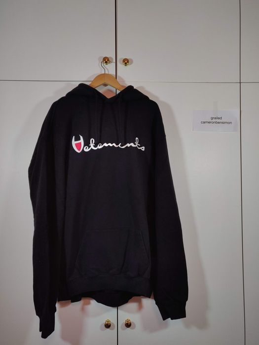 Vetements champion hoodie outlet black