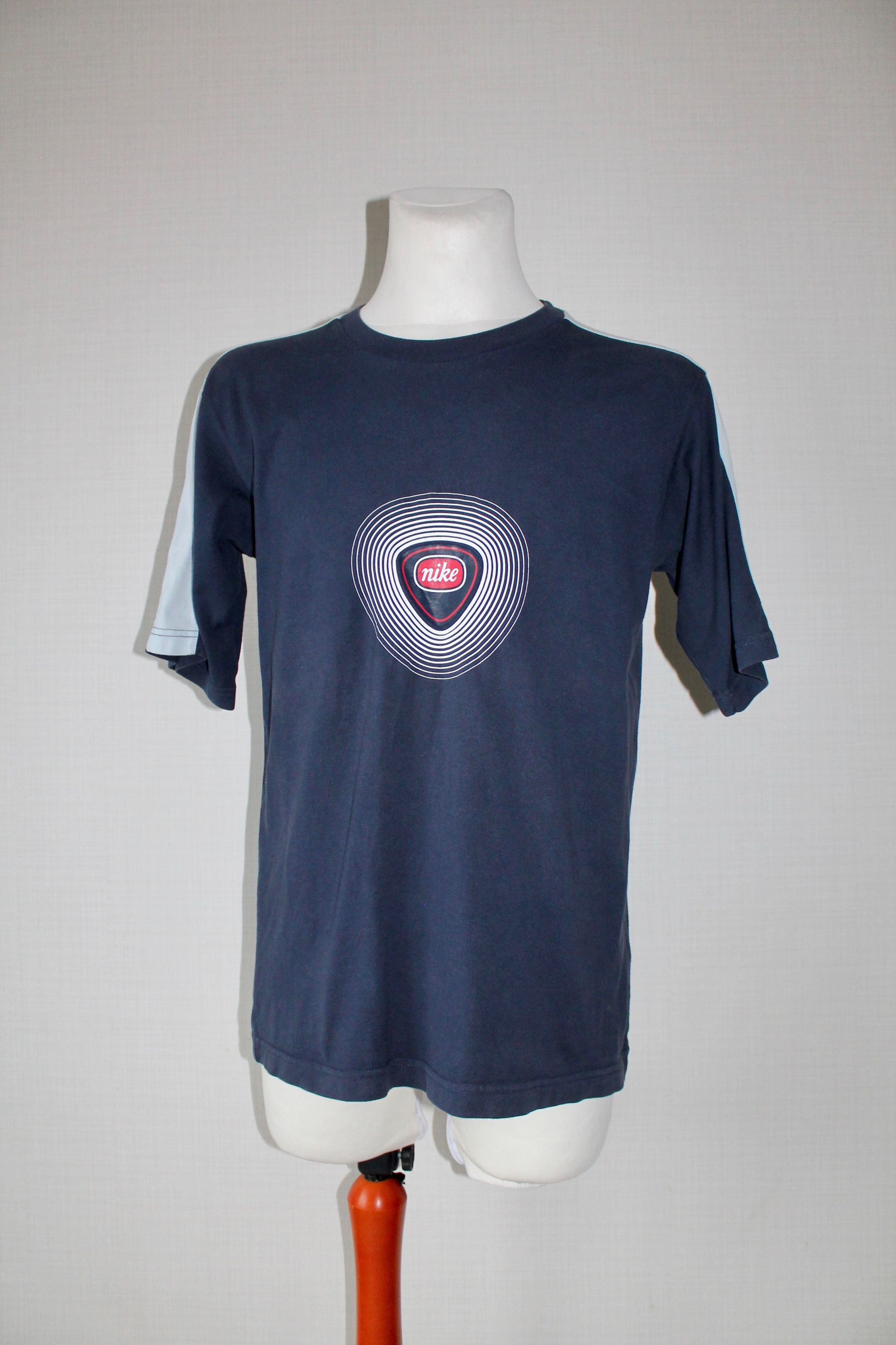 Nike Nike Vintage t shirt L Y2K short sleeve Size US L / EU 52-54 / 3 - 9 Thumbnail