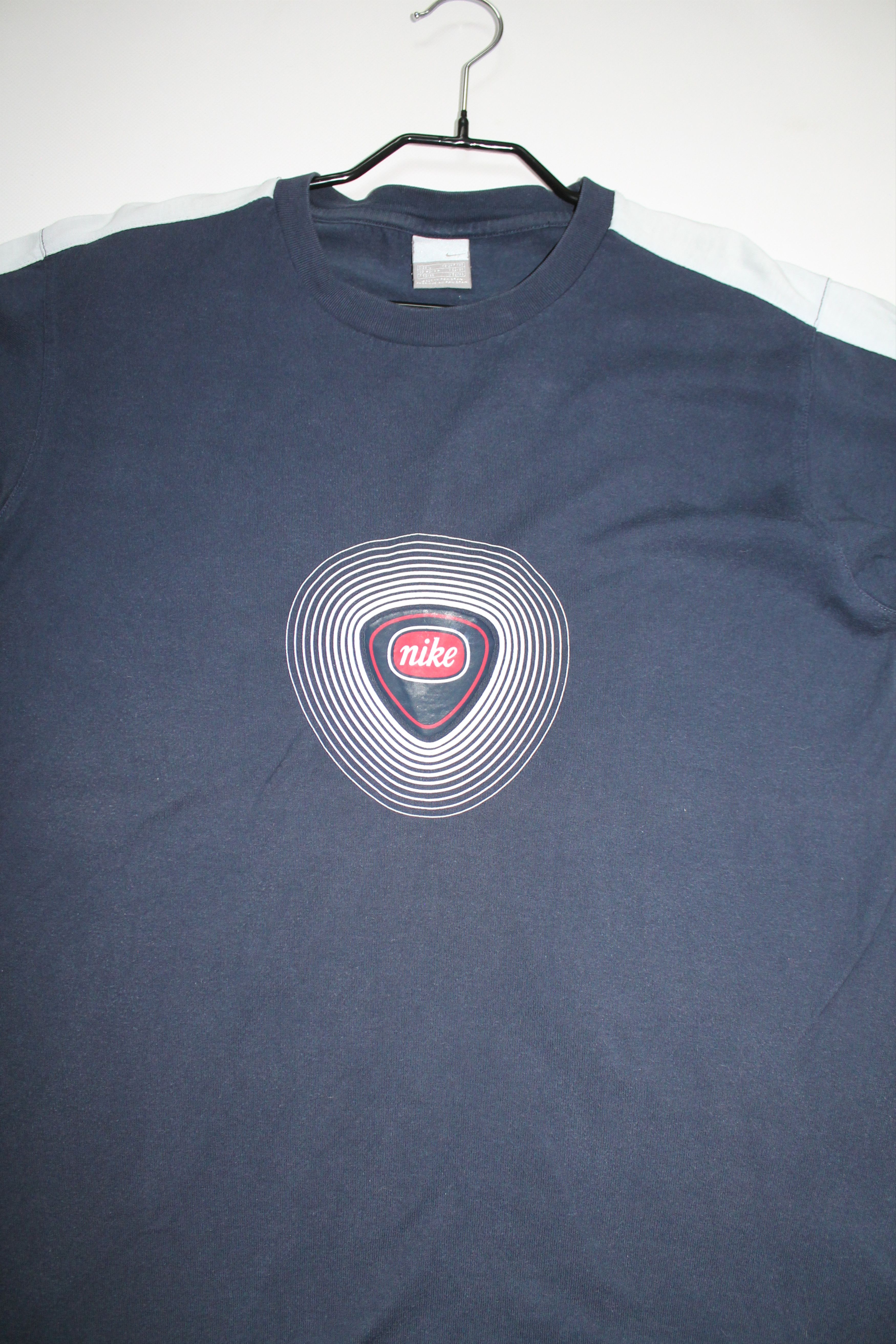 Nike Nike Vintage t shirt L Y2K short sleeve Size US L / EU 52-54 / 3 - 3 Thumbnail