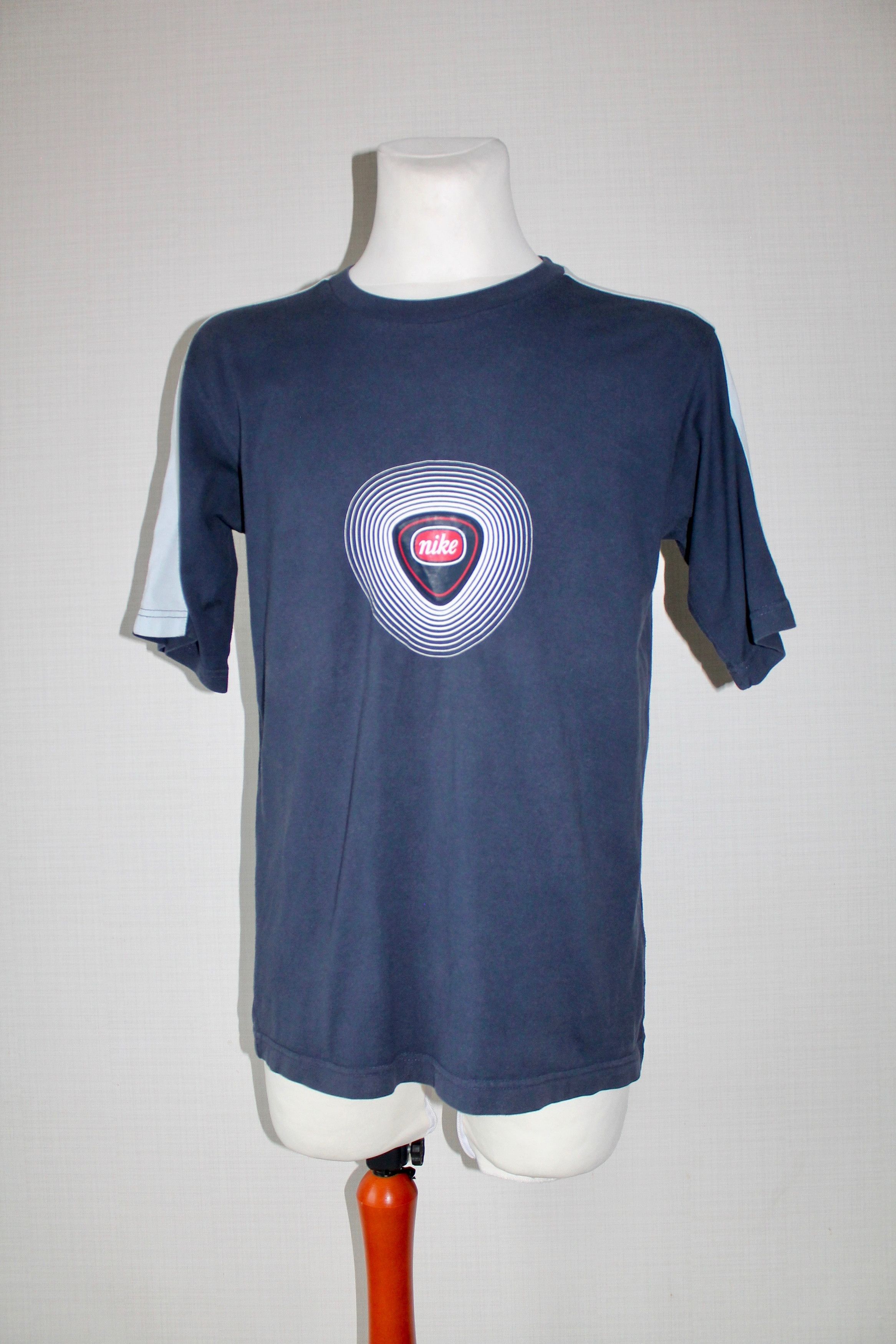 Nike Nike Vintage t shirt L Y2K short sleeve Size US L / EU 52-54 / 3 - 10 Thumbnail
