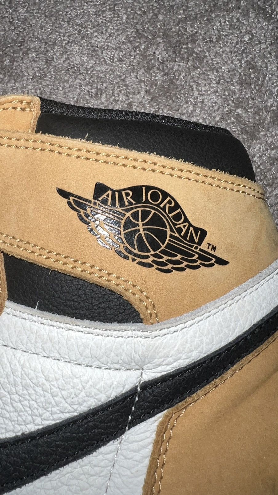Jordan Brand Air Jordan 1 Retro High OG Rookie of the Year Size US 11.5 / EU 44-45 - 4 Thumbnail