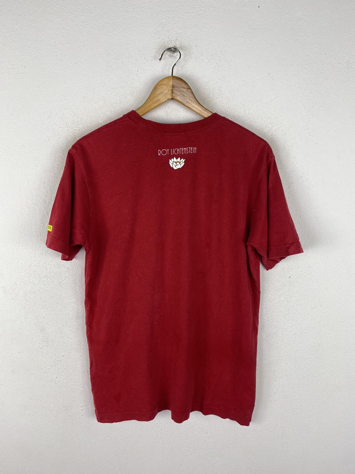 Designer × Japanese Brand Roy Lichtenstein Red Graphic T-Shirt (Unisex, Modern Art) Size US M / EU 48-50 / 2 - 6 Thumbnail