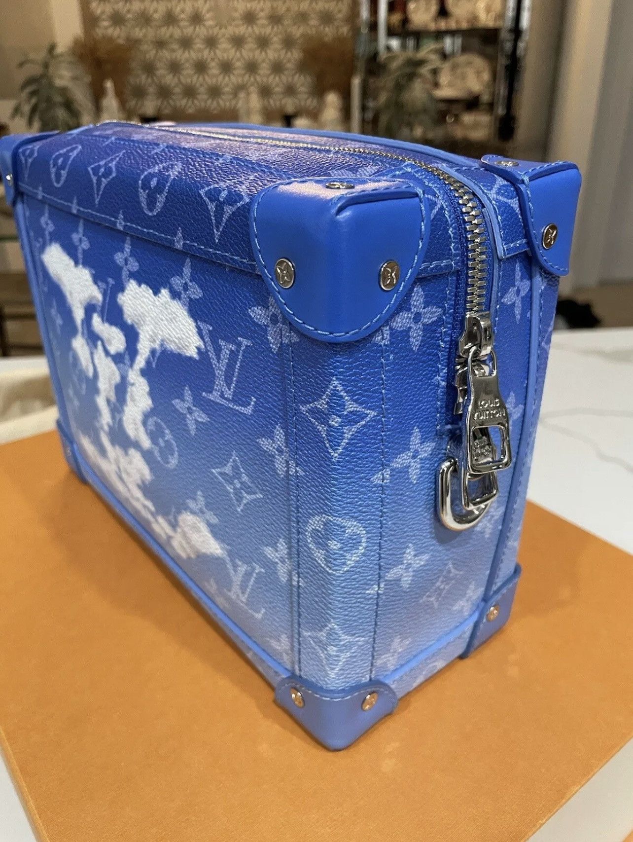 Louis Vuitton × Virgil Abloh Louis Vuitton Soft Trunk Monogram Clouds Size ONE SIZE - 3 Thumbnail