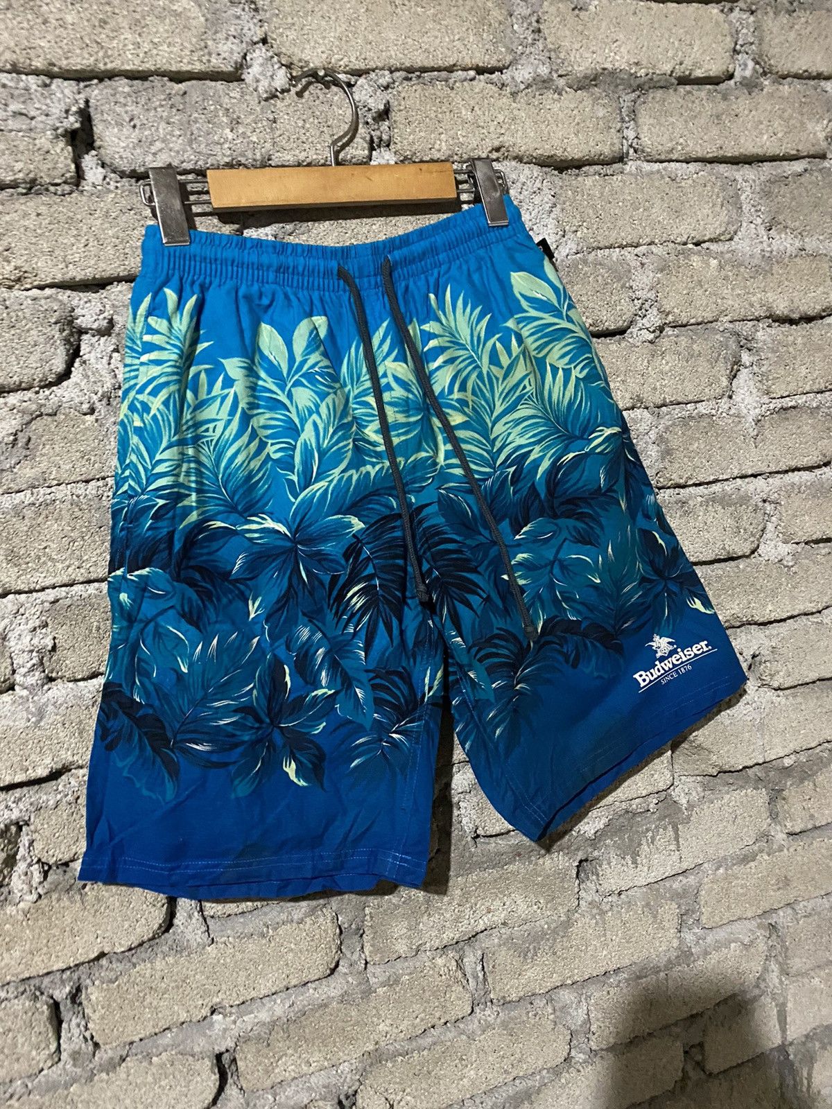 Budweiser 🔥SALE🔥BUDWEISER SHORT PANTS HAWAII MOTIFS Size US 30 / EU 46 - 3 Thumbnail