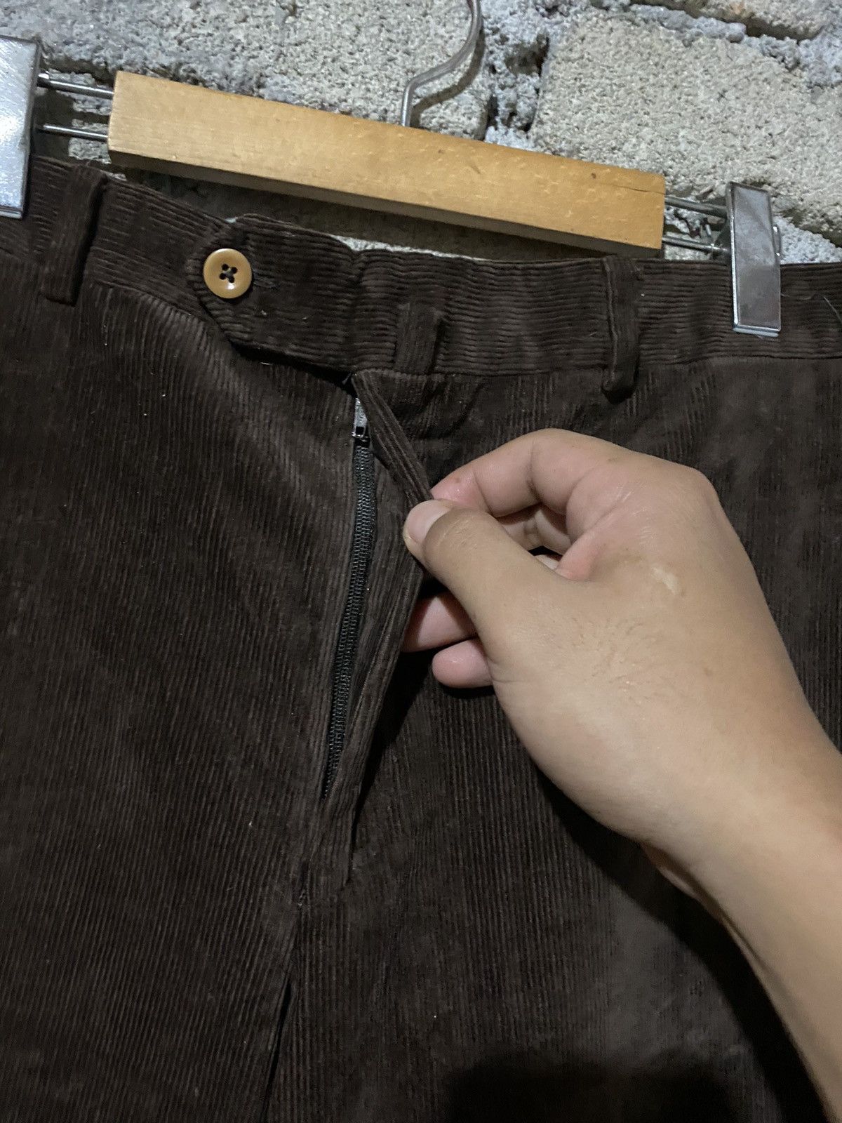 Barneys New York 🔥SALE🔥BARNEY NEW YORK MADE IN ITALY CORDUROY PANTS Size US 36 / EU 52 - 5 Thumbnail