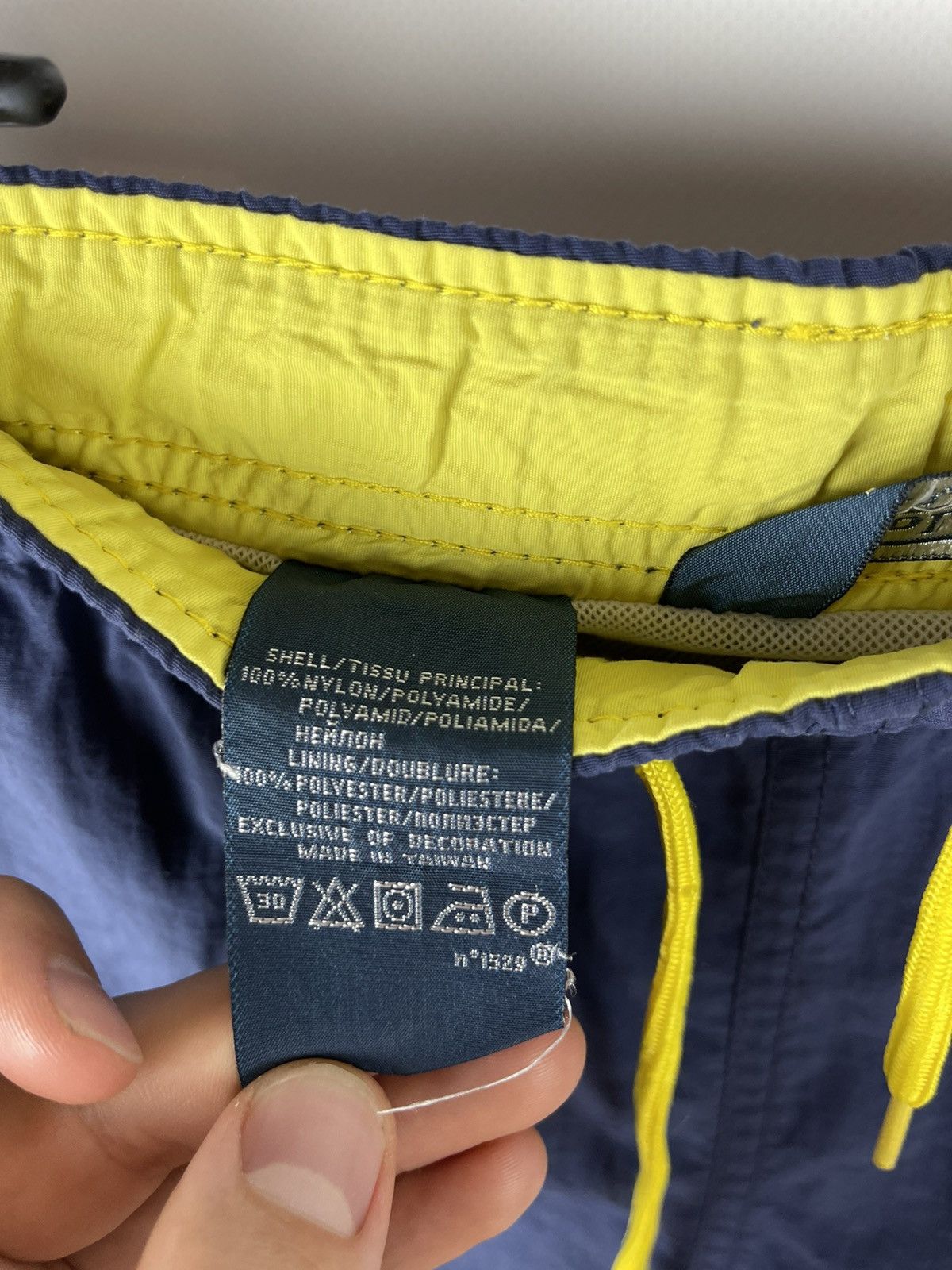 Polo Ralph Lauren Polo Ralph Lauren vintage blue yellow shorts nylon shimmer Size US 32 / EU 48 - 8 Thumbnail