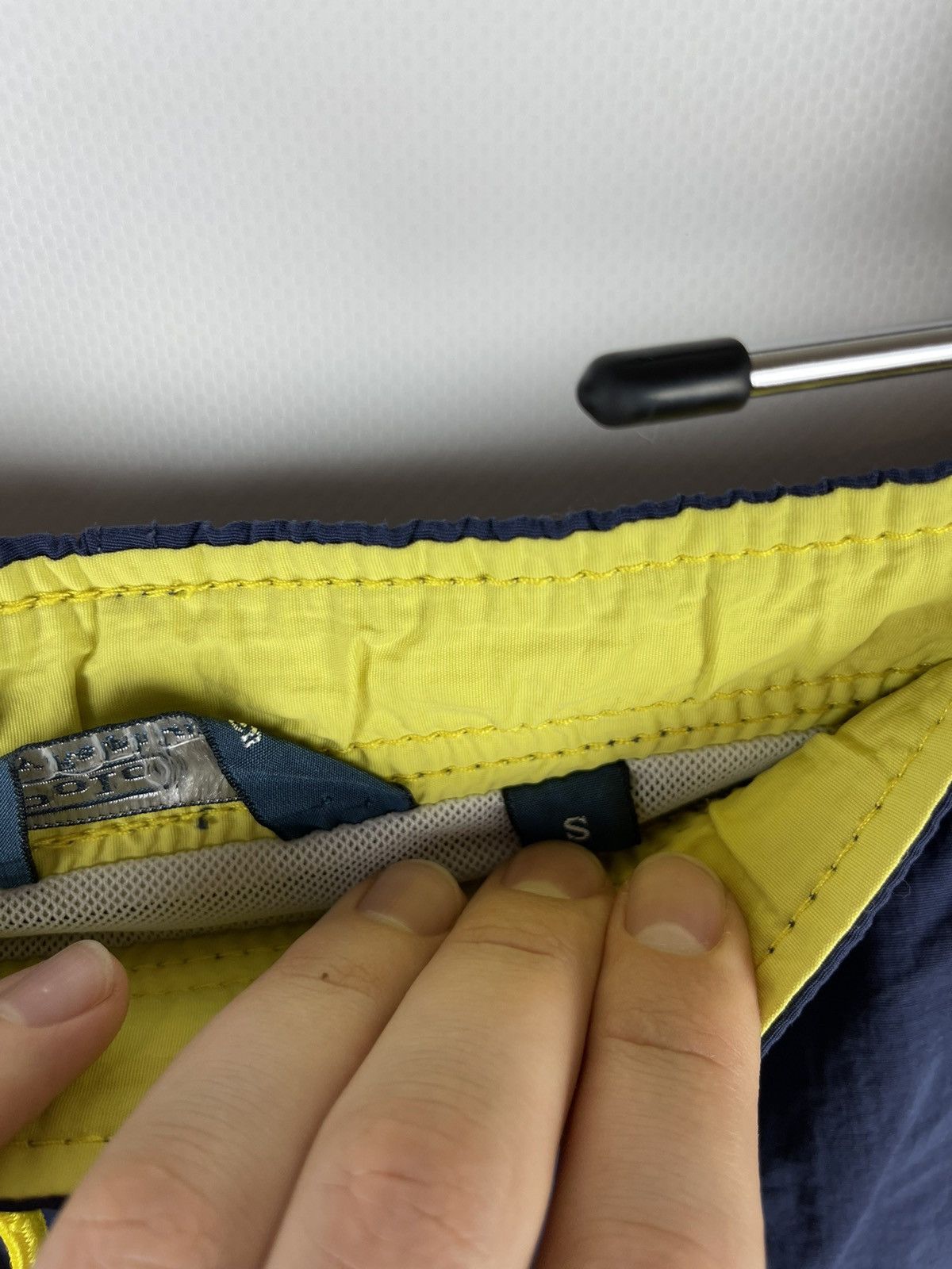 Polo Ralph Lauren Polo Ralph Lauren vintage blue yellow shorts nylon shimmer Size US 32 / EU 48 - 7 Thumbnail