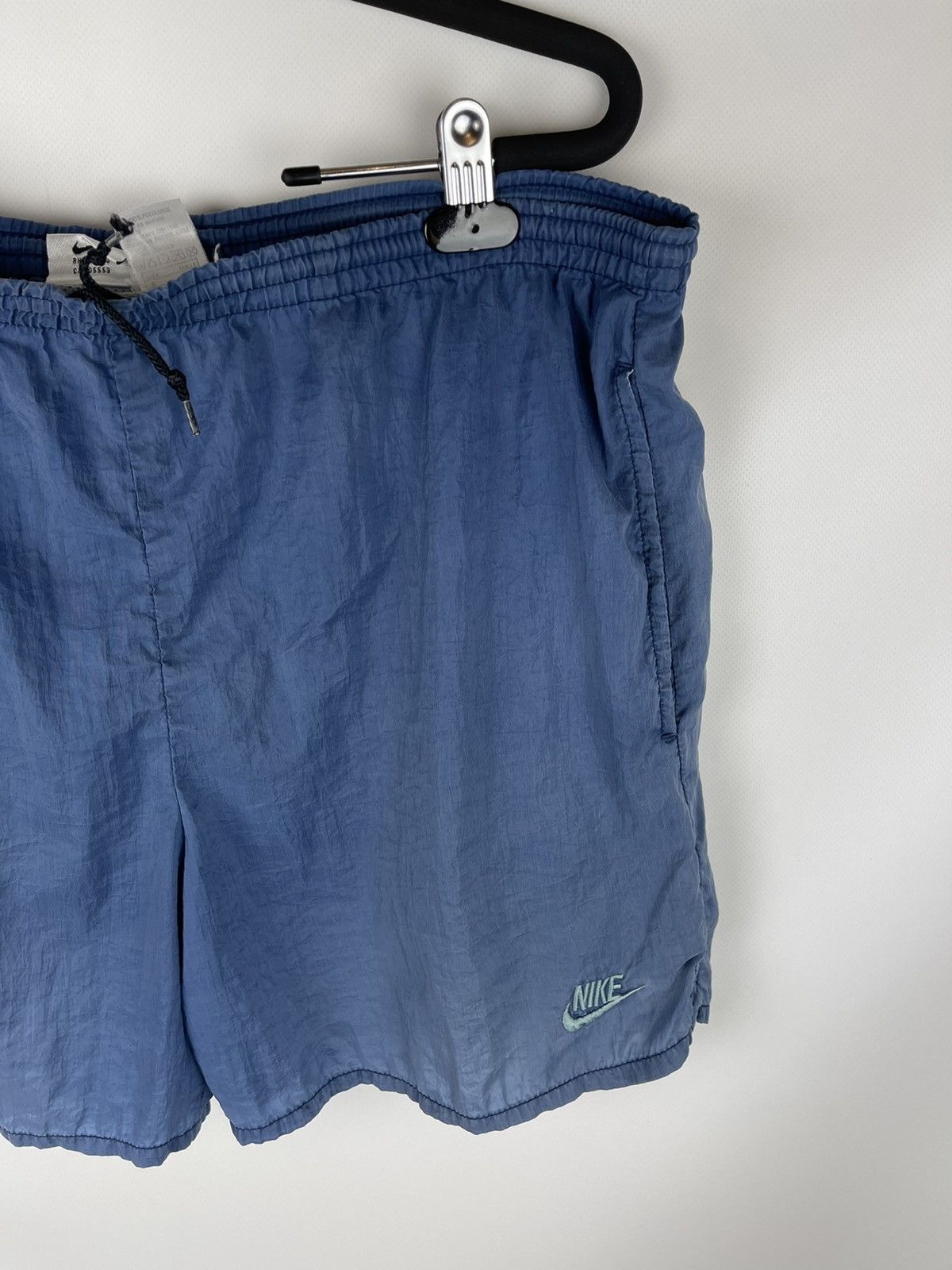 Nike Nike vintage 80s nylon shimmer shorts big swoosh logo drill Size US 30 / EU 46 - 3 Thumbnail