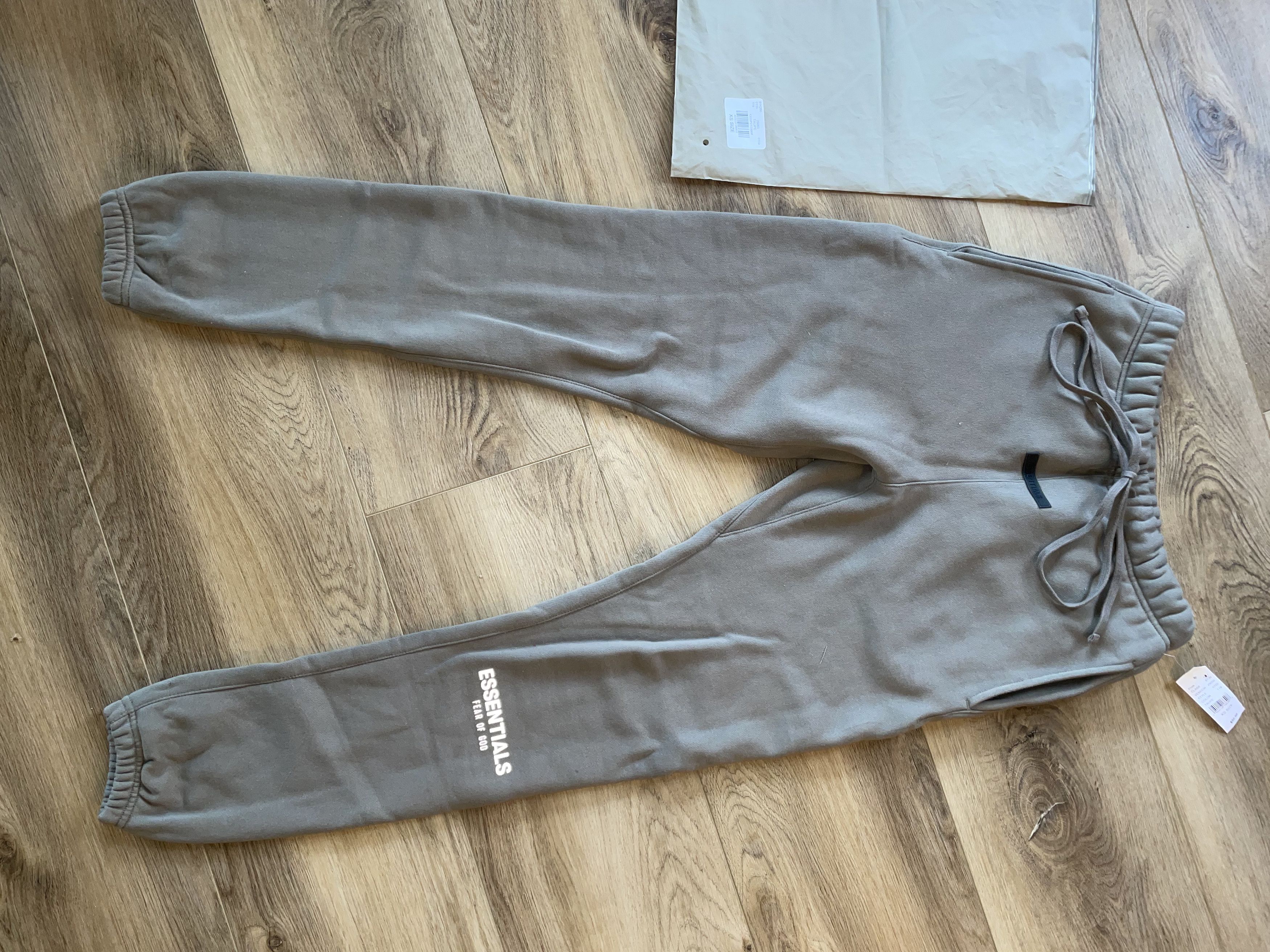 Fear of God Fear of God Essentials Sweatpants Size US 26 / EU 42 - 1 Thumbnail
