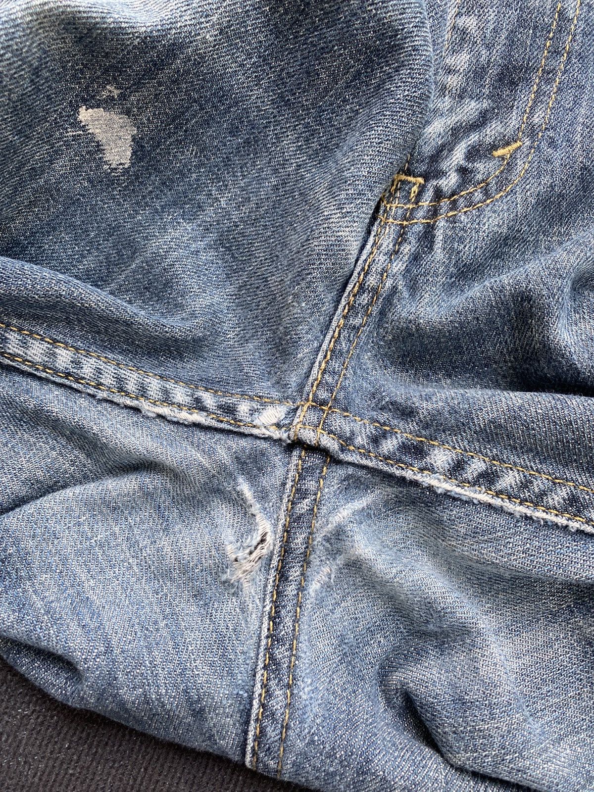 VINTAGE LEVIS 505 JEANS - J366
