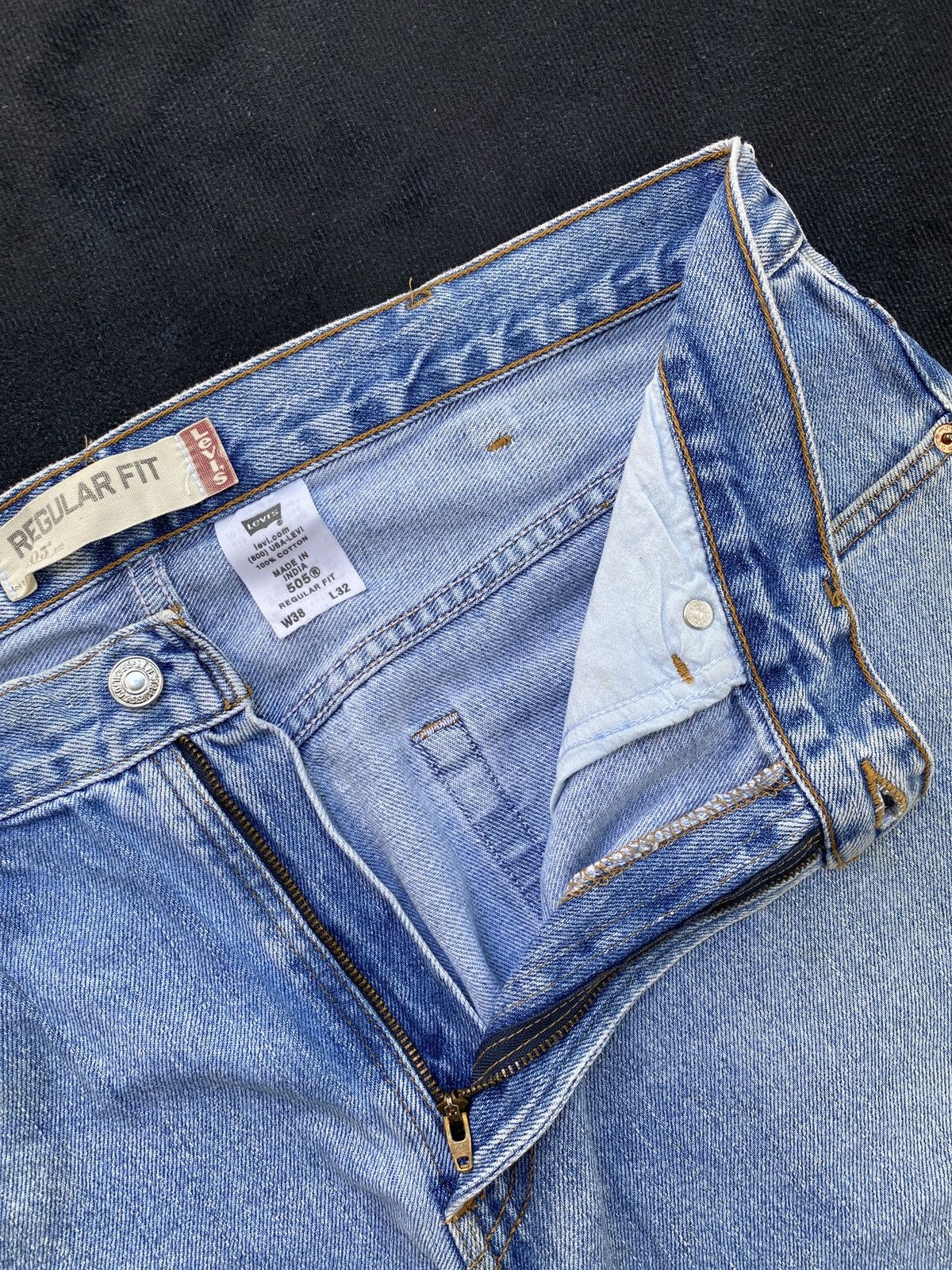 Jean × Levi's × Vintage VINTAGE LEVIS 505 BLUE WASH JEANS-J367 Size US 39 - 3 Thumbnail