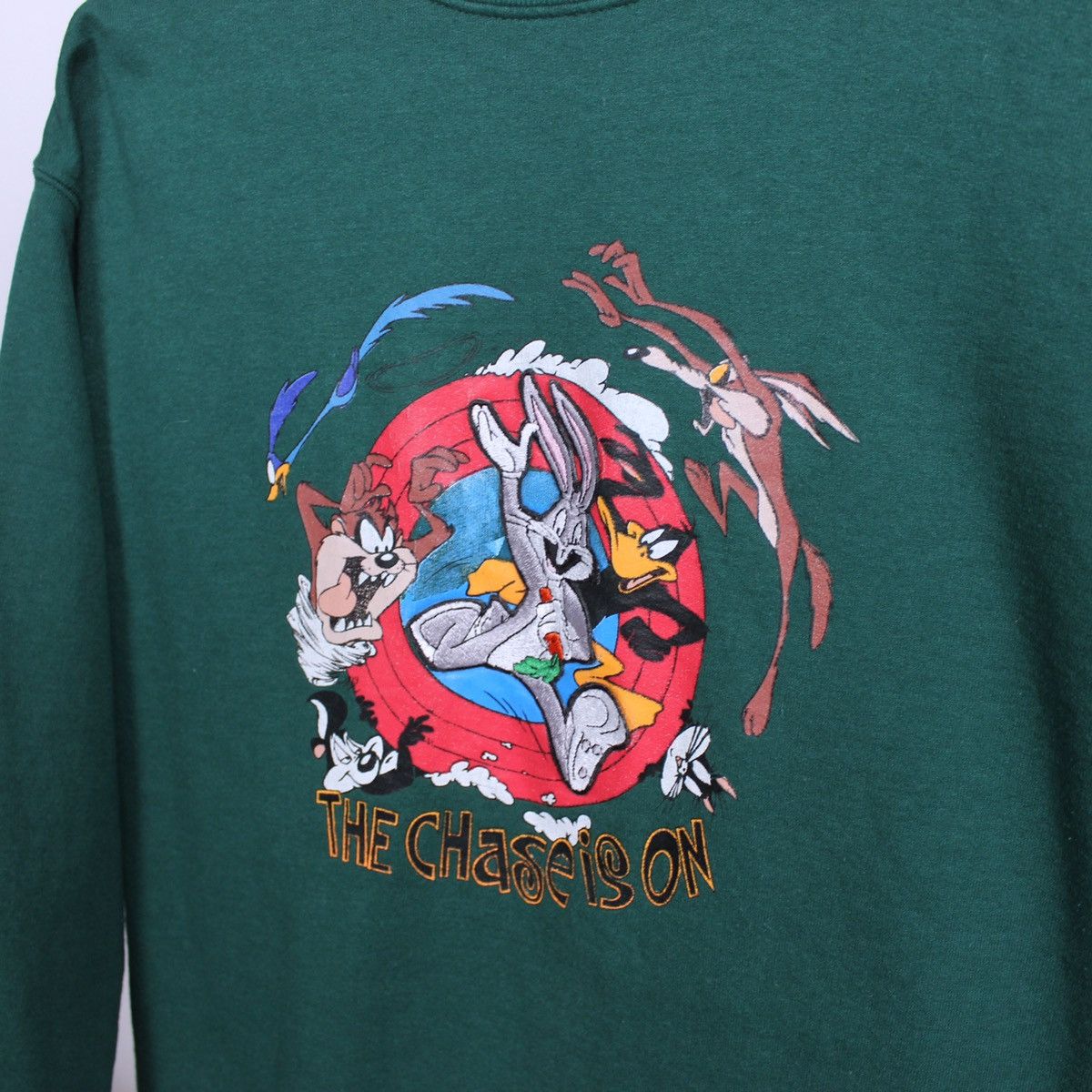 Vintage Vintage Looney Tunes 90 s The Chase Is On BUGS BUNNY Friends Size US S / EU 44-46 / 1 - 2 Thumbnail
