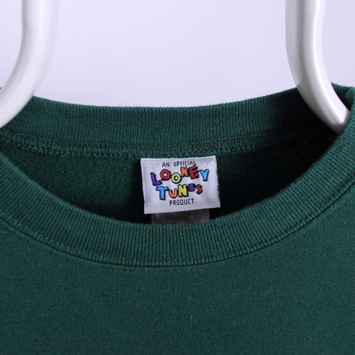 Vintage Vintage Looney Tunes 90 s The Chase Is On BUGS BUNNY Friends Size US S / EU 44-46 / 1 - 3 Thumbnail