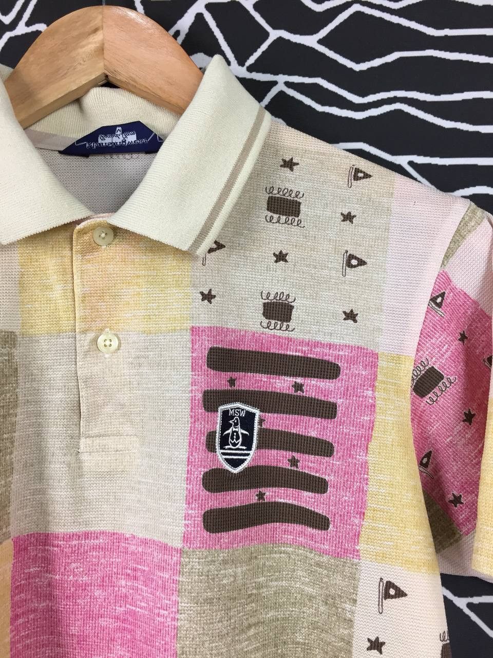 Vintage Munsingwear Patchwork Style Design Graphic Crop Polo Tee Size US M / EU 48-50 / 2 - 3 Thumbnail