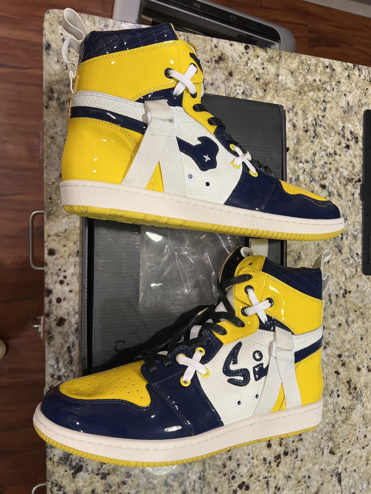 Other SIA collective “Michigan” D.1.Y. Size 12 Size US 12 / EU 45 - 2 Thumbnail