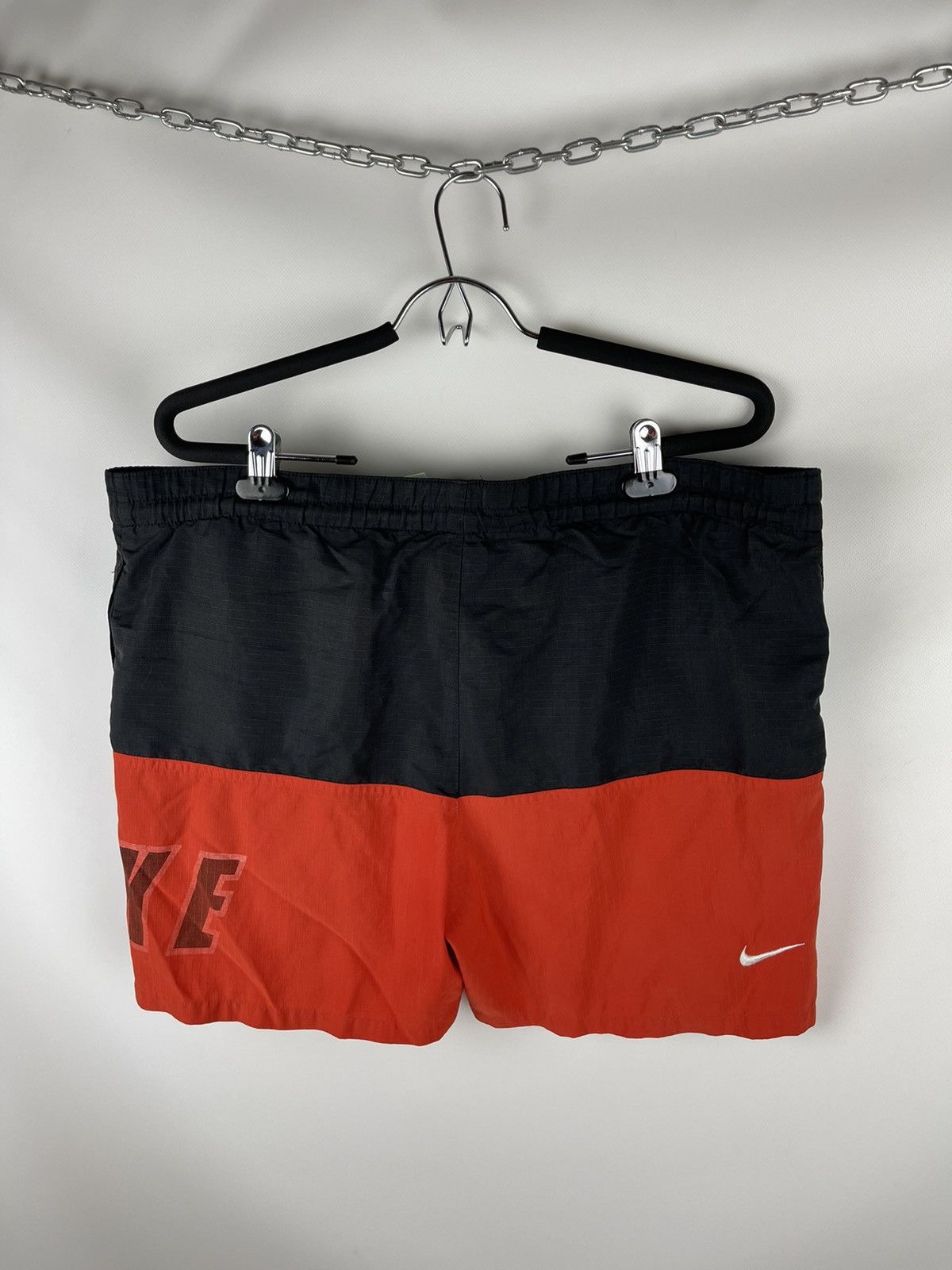 Nike Nike Vintage 90s black red logo swoosh shorts Size US 36 / EU 52 - 5 Thumbnail