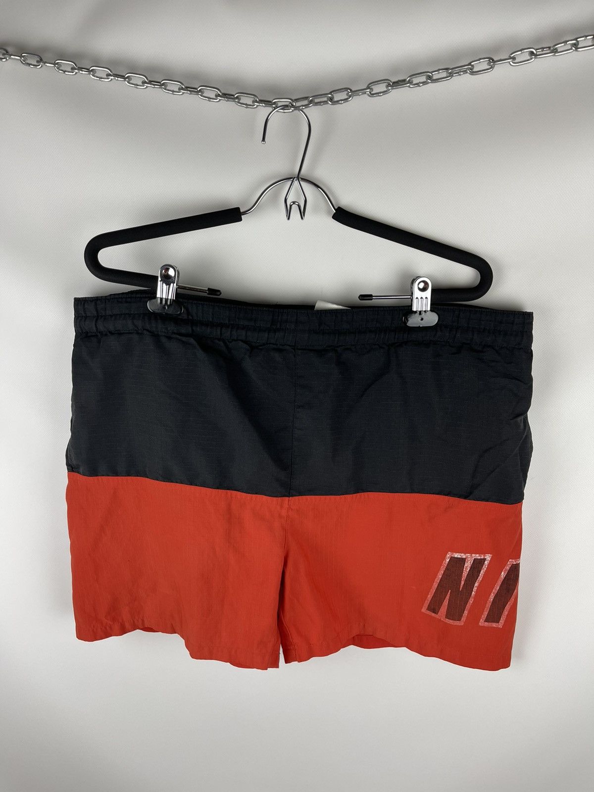 Nike Nike Vintage 90s black red logo swoosh shorts Size US 36 / EU 52 - 1 Thumbnail