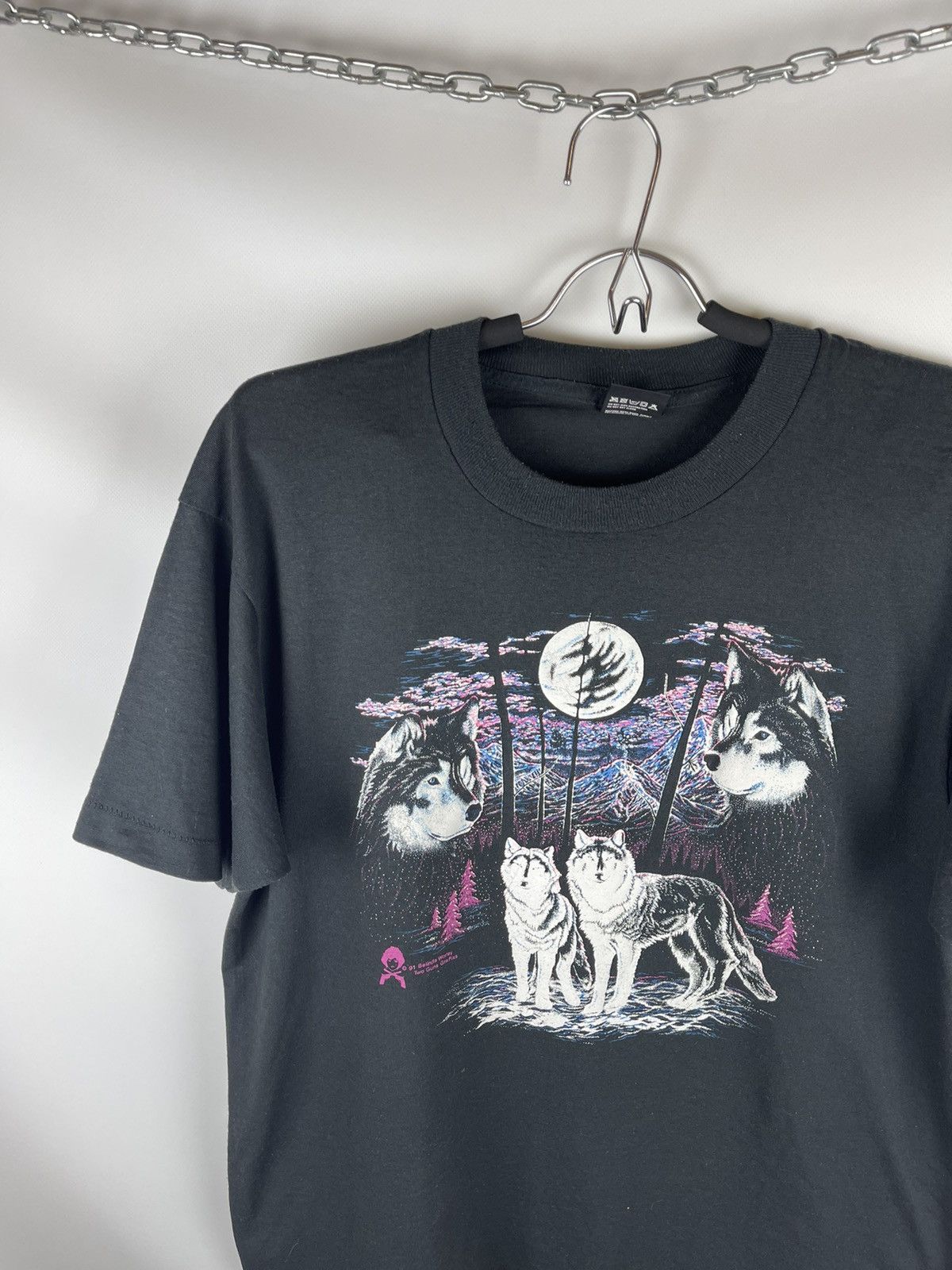 Vintage Vintage 1991 Belinda Worley Two guns grafixs wolf print tee Size US XL / EU 56 / 4 - 2 Thumbnail