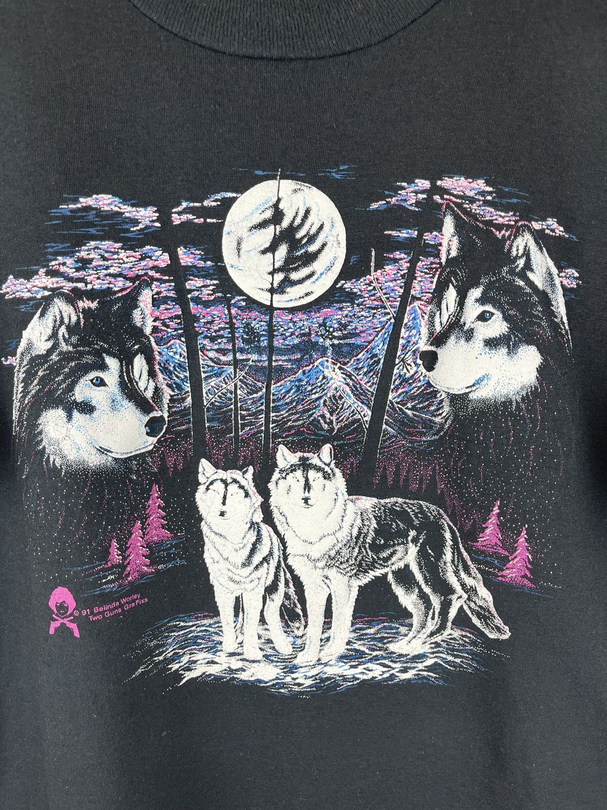 Vintage Vintage 1991 Belinda Worley Two guns grafixs wolf print tee Size US XL / EU 56 / 4 - 3 Thumbnail