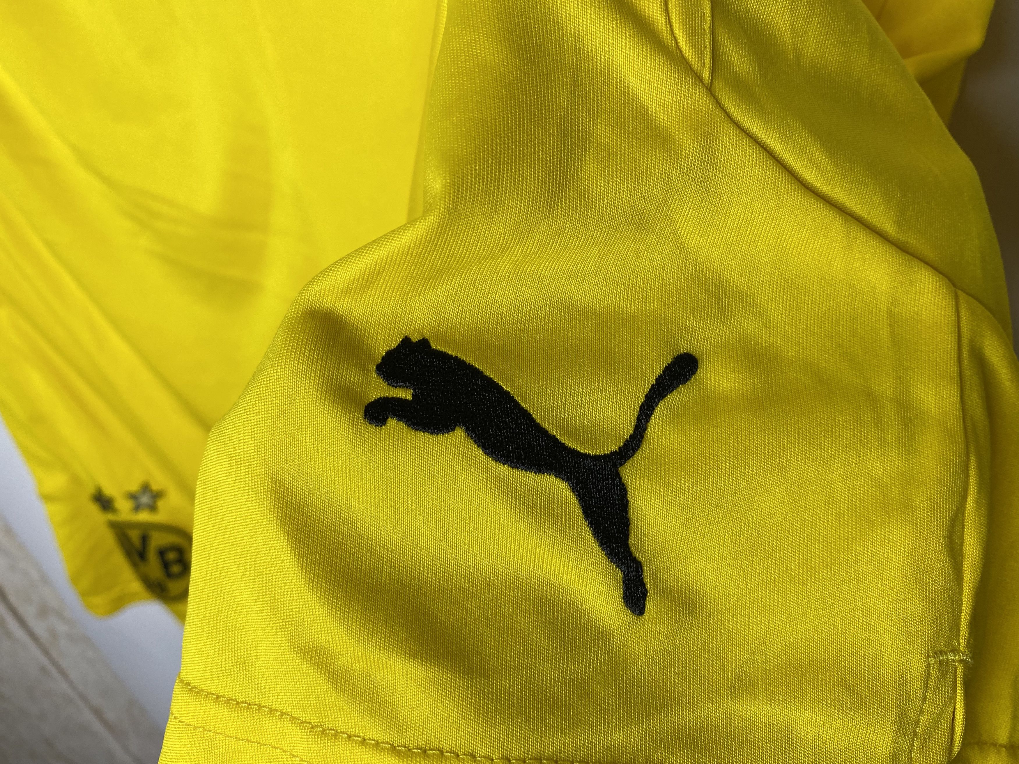 Puma BORUSSIA DORTMUND BVB HOME SHORTS FOOTBALL SOCCER Size US 38 / EU 54 - 4 Thumbnail