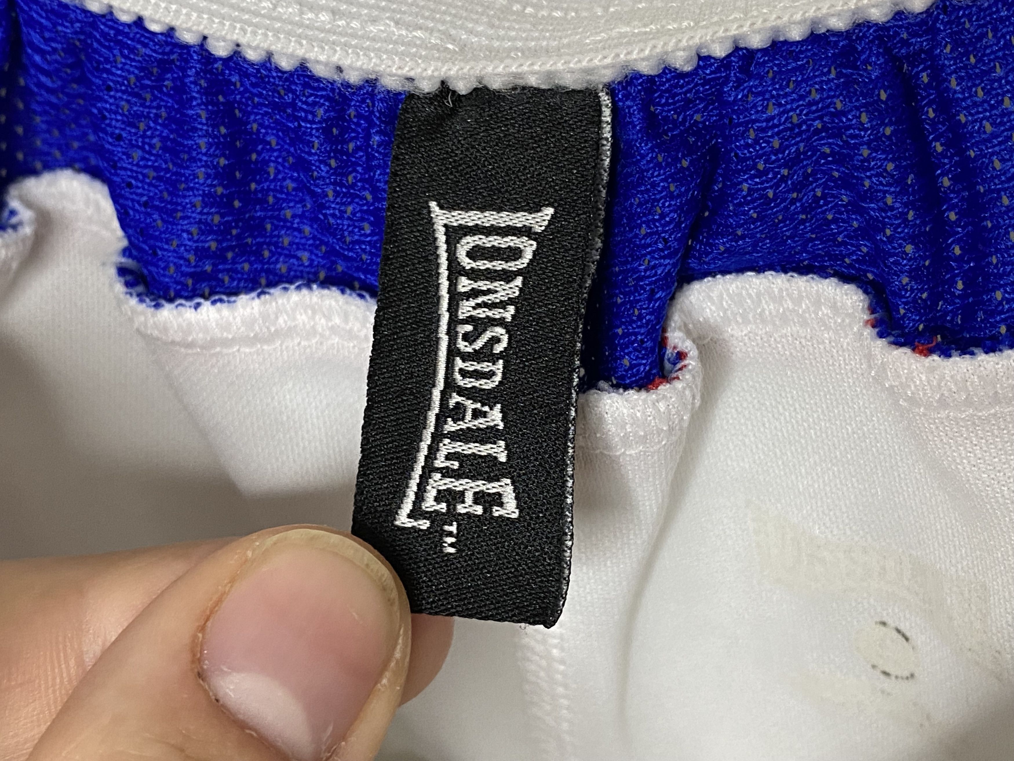 Lonsdale BLACKBURN ROVERS 2005 2006 HOME SHORTS FOOTBALL SOCCER Size US 30 / EU 46 - 5 Thumbnail