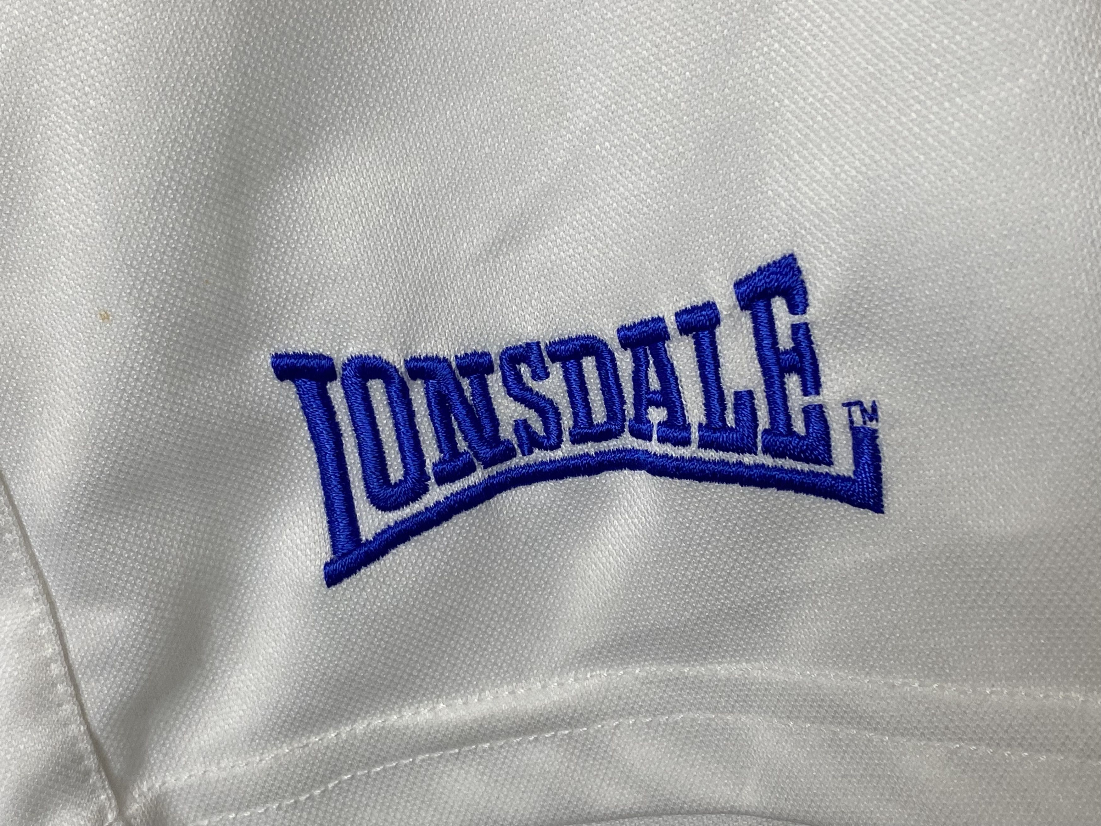 Lonsdale BLACKBURN ROVERS 2005 2006 HOME SHORTS FOOTBALL SOCCER Size US 30 / EU 46 - 4 Thumbnail