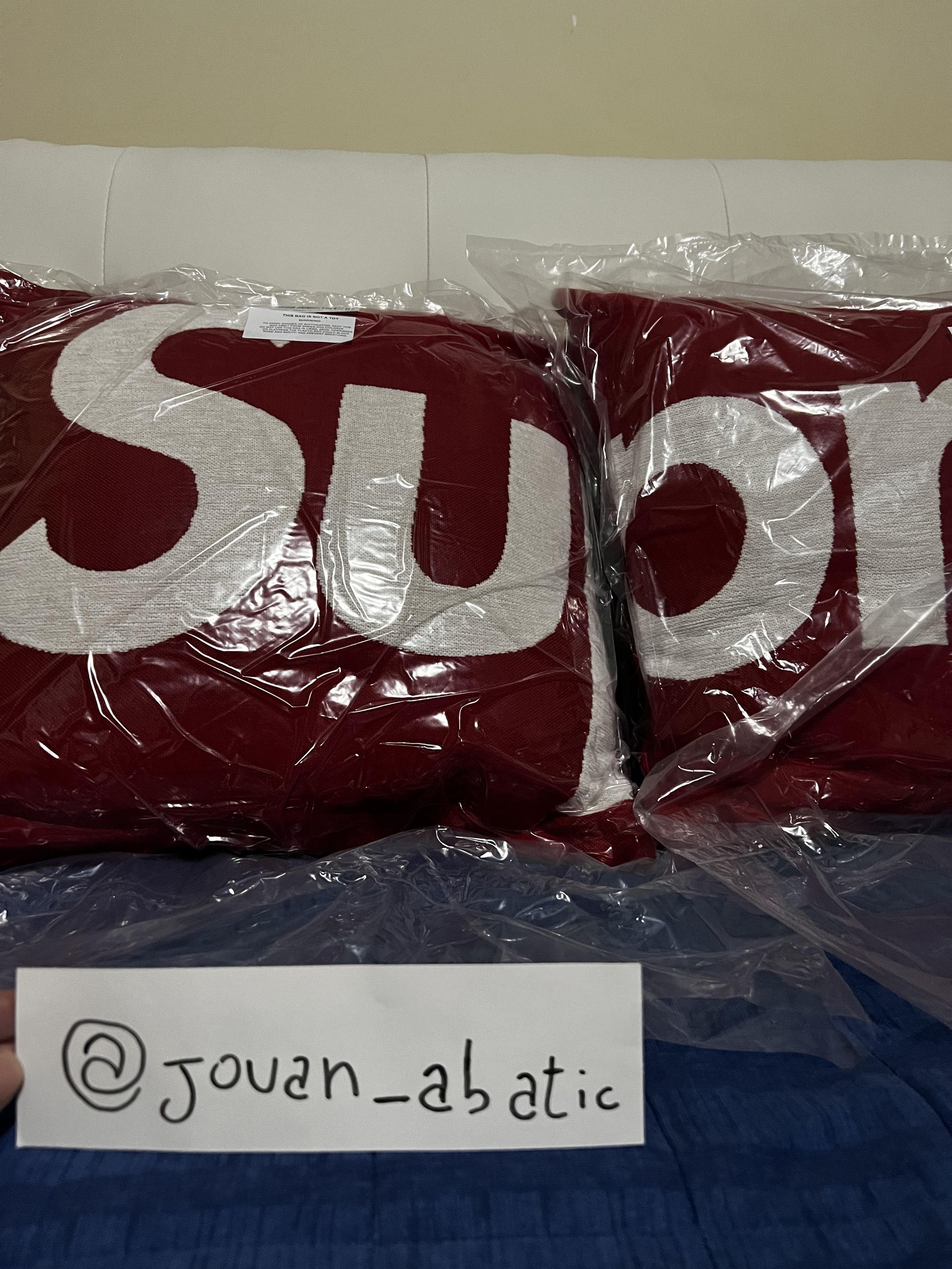半額特売 Supreme®/Jules Pansu Pillows (Set of 3) クッション