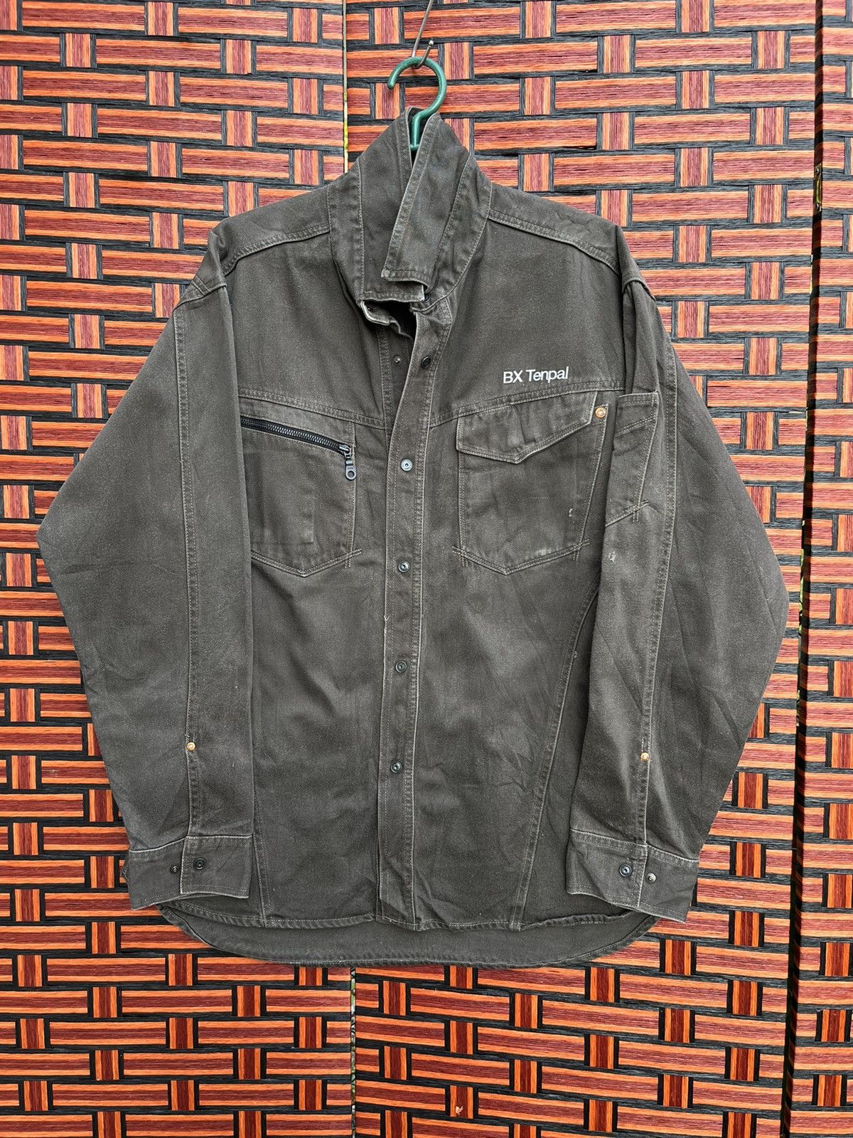 (B17). VICE UNITED BY BURTLE JACKET