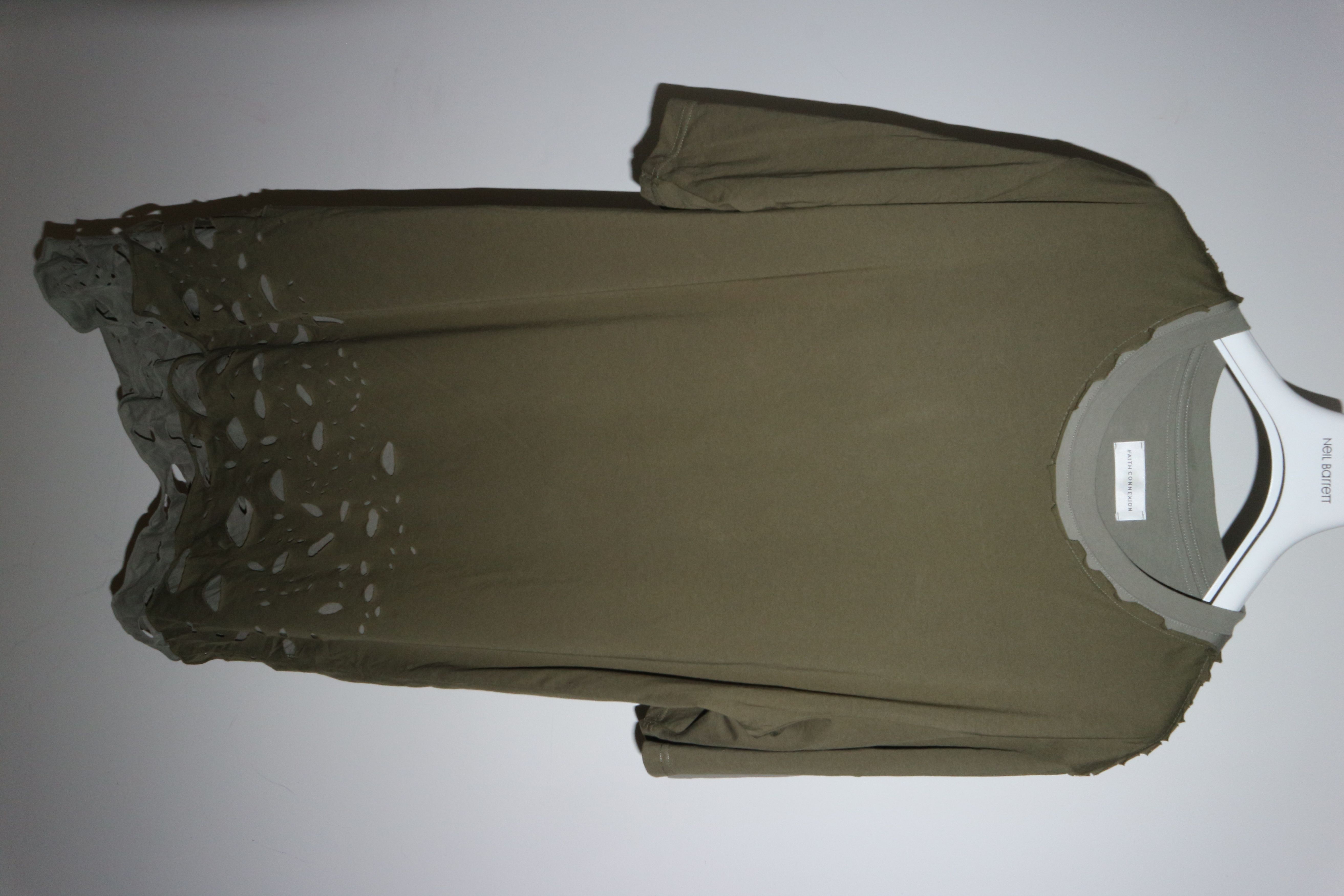Faith Connexion Khaki distressed tshirt Size US M / EU 48-50 / 2 - 3 Thumbnail