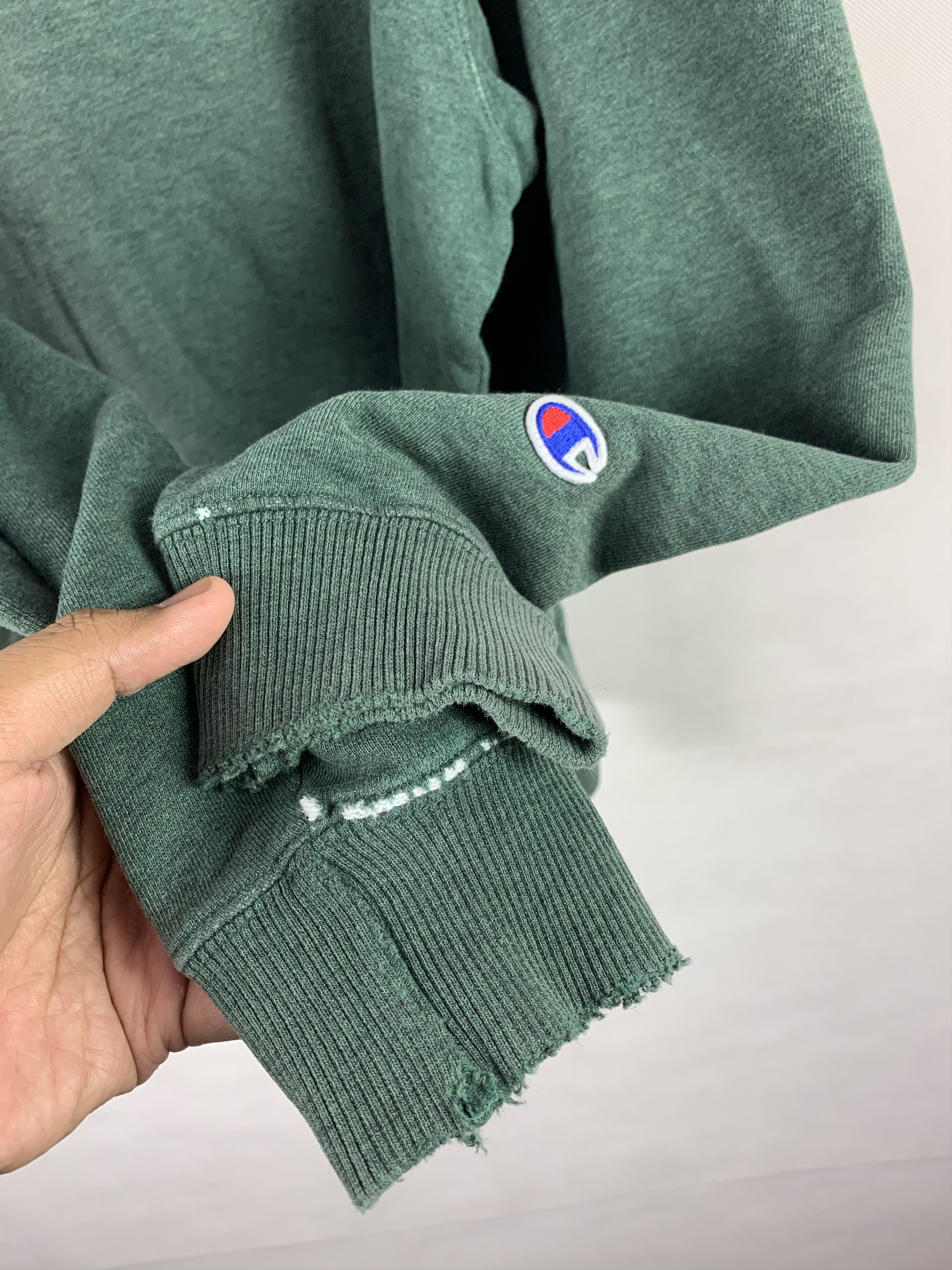 Champion 🔥Champion Small Logo Sweatshirt Vintage Style Size US M / EU 48-50 / 2 - 6 Thumbnail