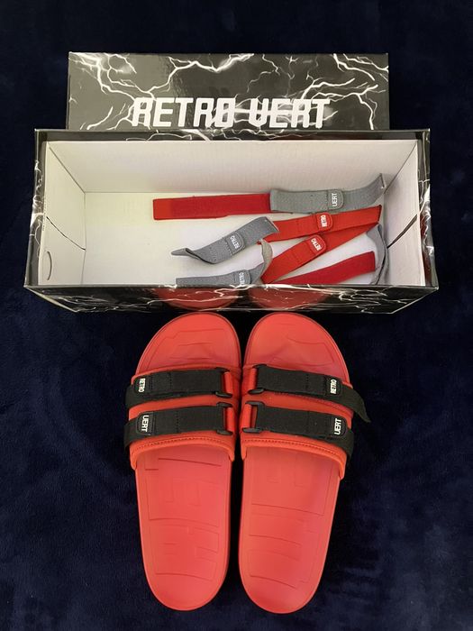 Retro vert slides online