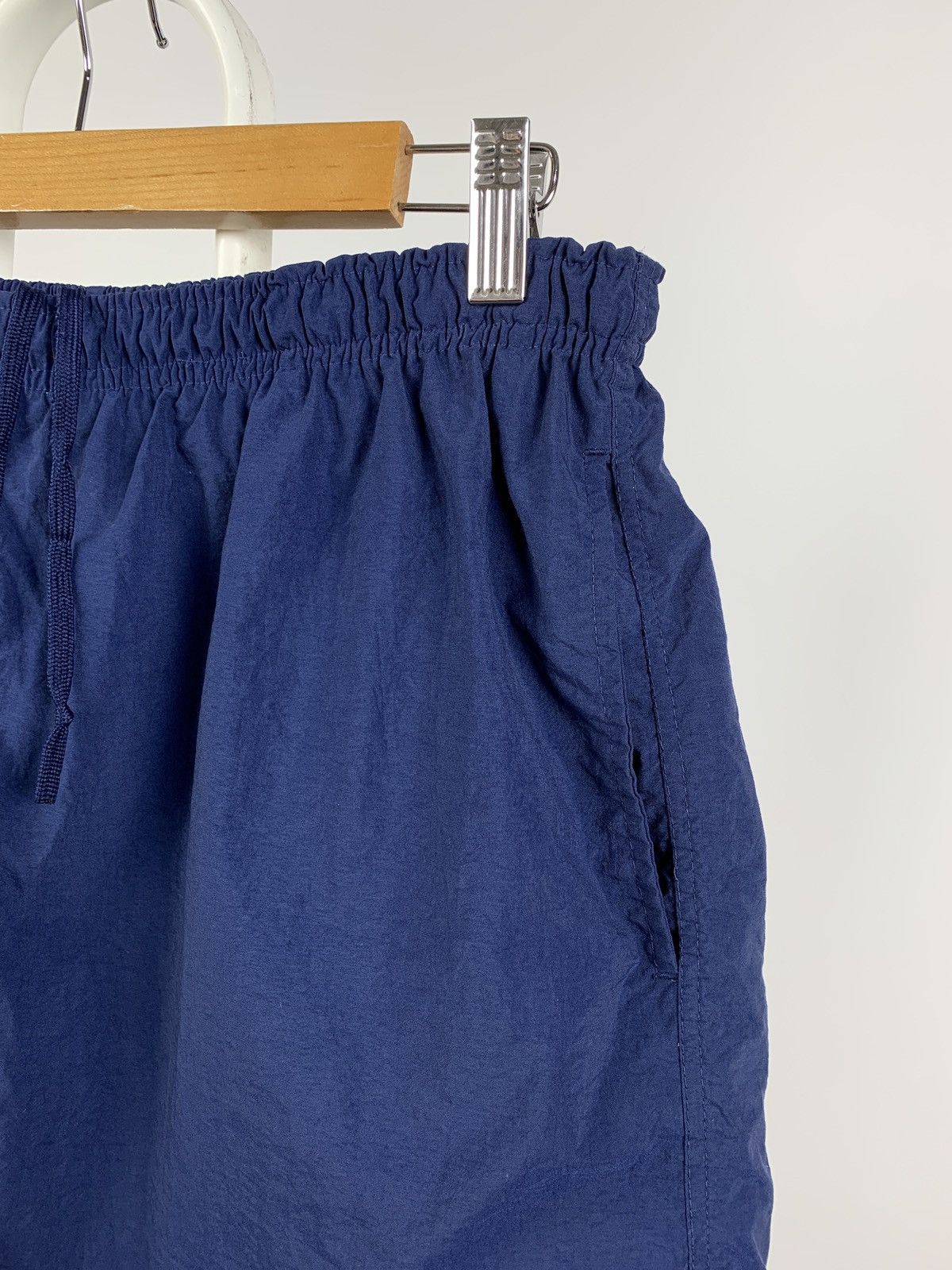 Nike 90s Vintage Nike Big Logo Swoosh Navy Blue Shorts Made in UK Size US 32 / EU 48 - 9 Thumbnail