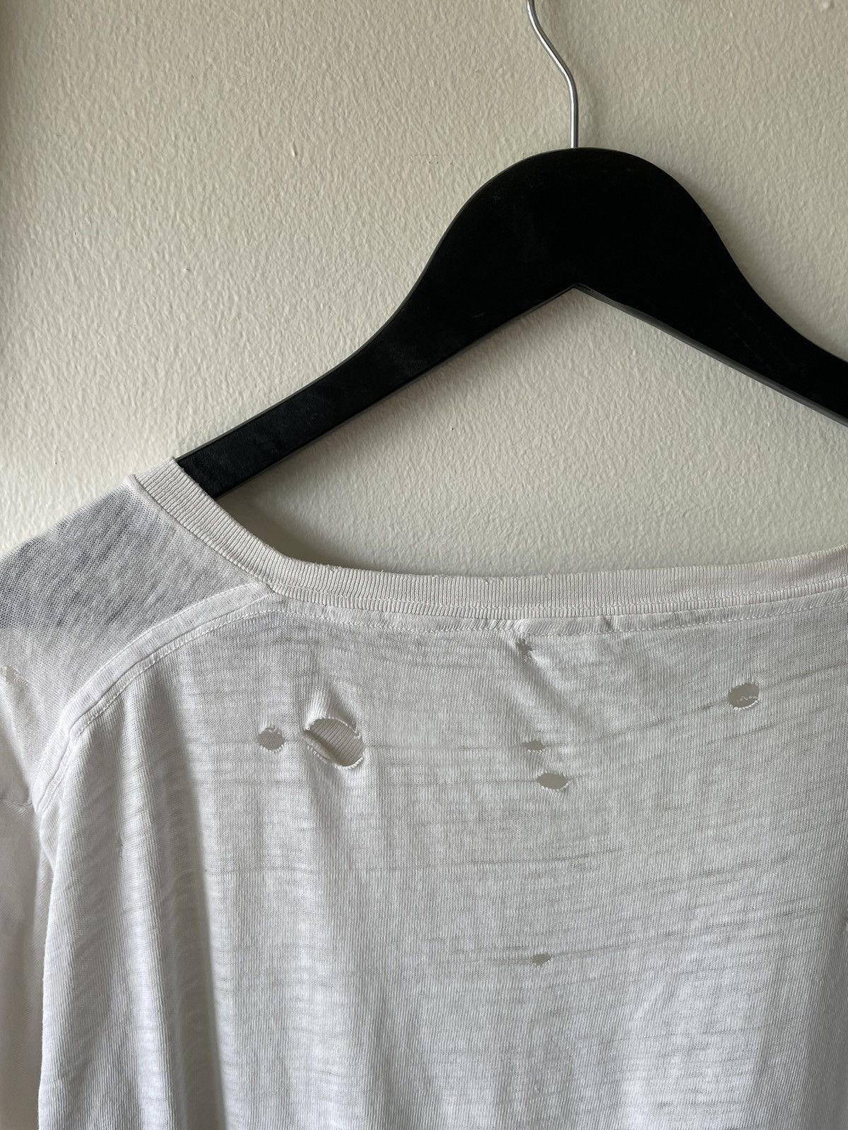Vintage VINTAGE THRASHED V-NECK T-SHIRT Size US L / EU 52-54 / 3 - 12 Thumbnail