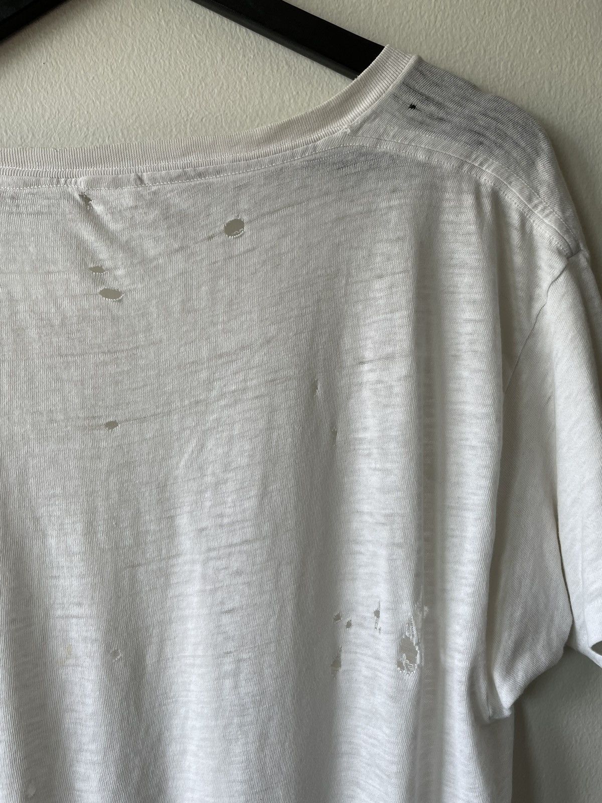 Vintage VINTAGE THRASHED V-NECK T-SHIRT Size US L / EU 52-54 / 3 - 11 Thumbnail