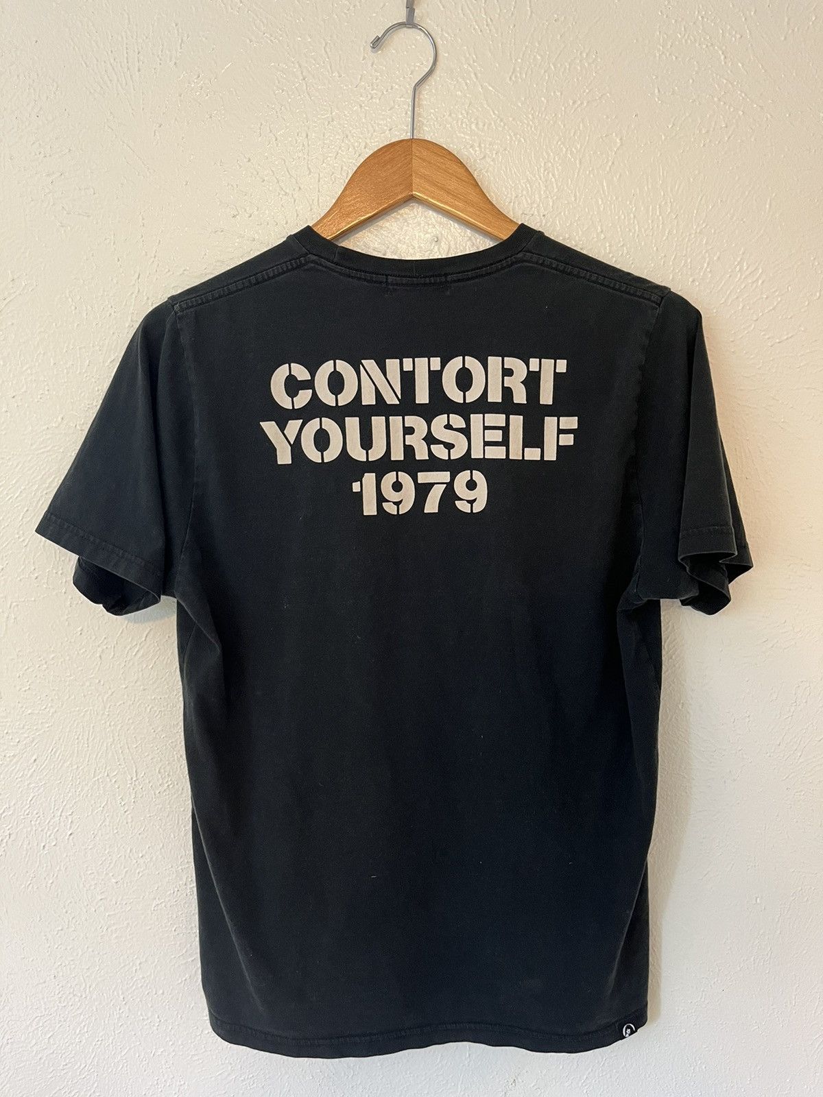 Hysteric Glamour Contort yourself tee | Grailed