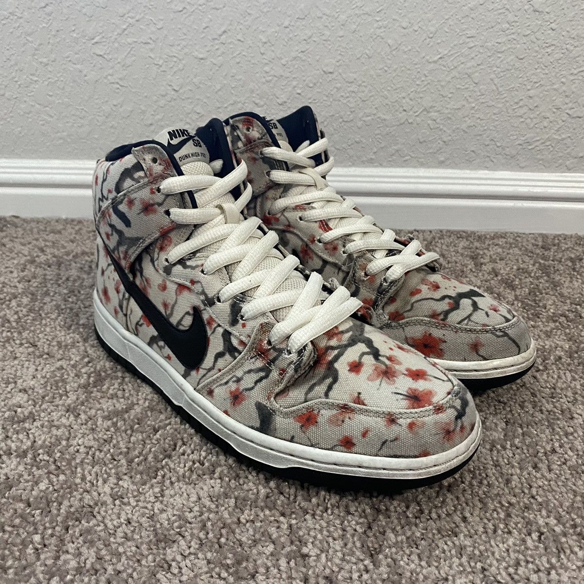 dunk high pro sb cherry blossom
