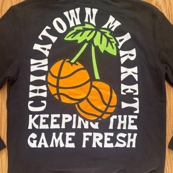 Market CHINATOWN MARKET KEEPING THE GAME FRESH BLACK HOODIE L Size US L / EU 52-54 / 3 - 5 Thumbnail