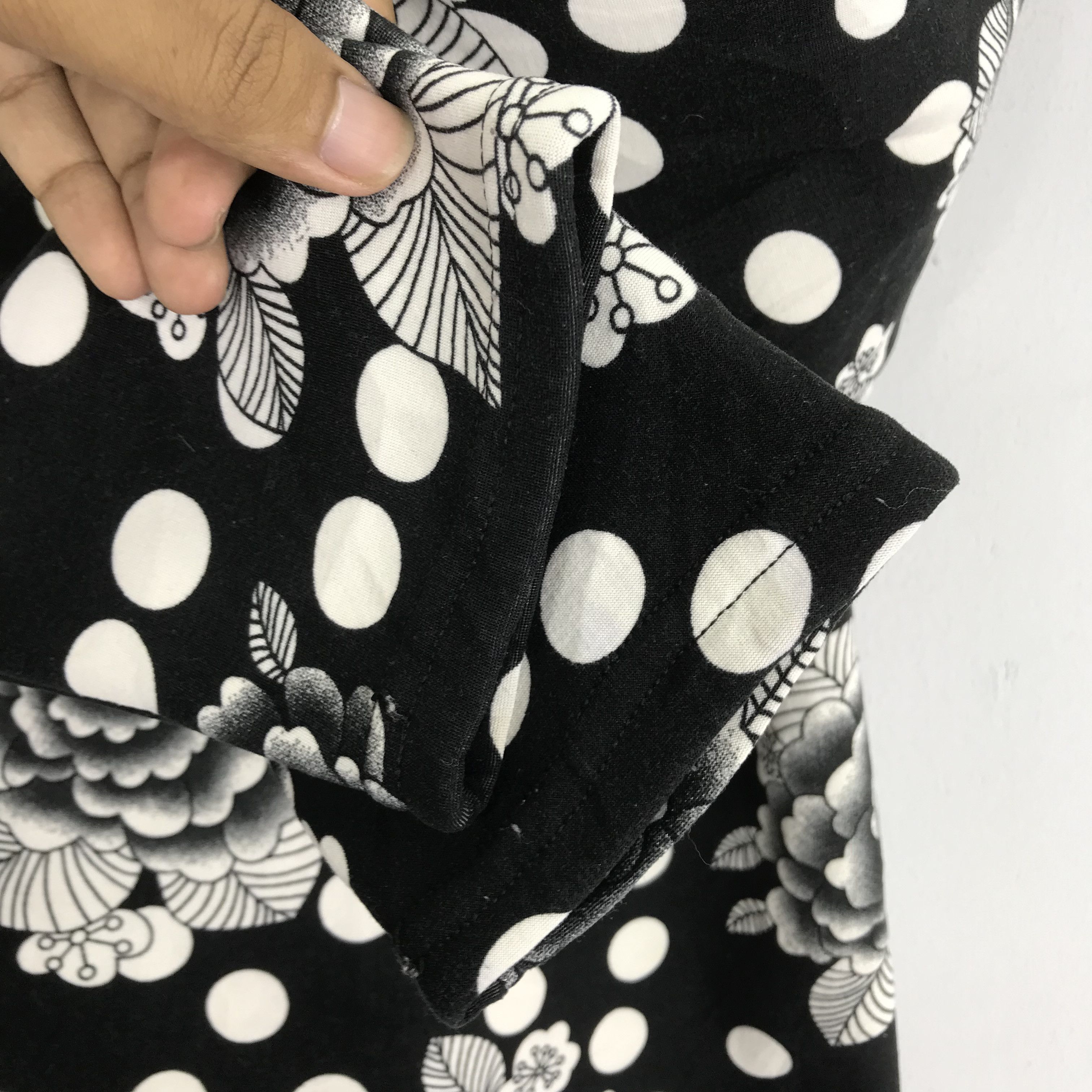 Arts & Science Vintage 90's Retro Floral Sweatshirt Flower Pop Art Size US S / EU 44-46 / 1 - 4 Thumbnail